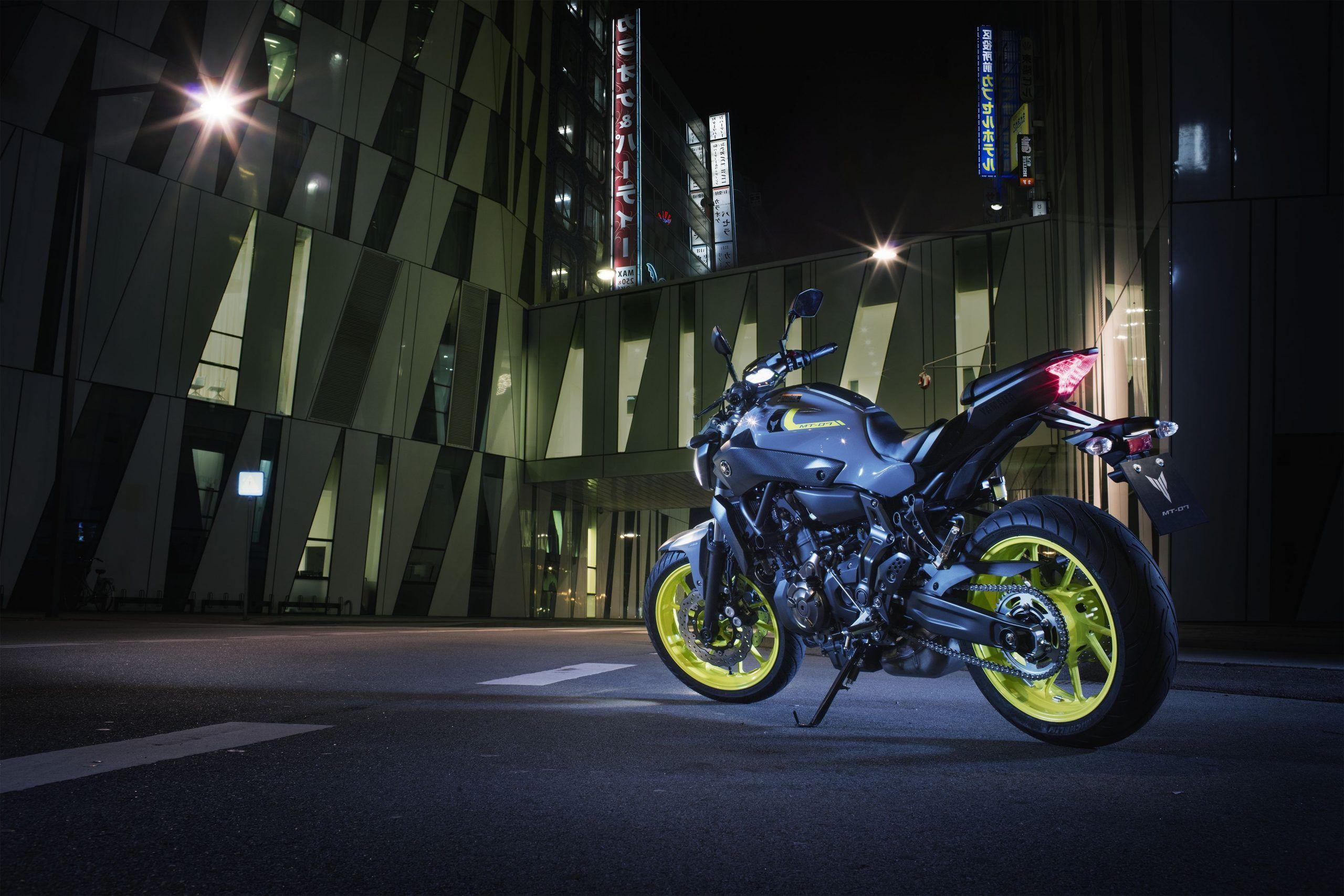 2560x1707 Yamaha MT 15 Wallpaper