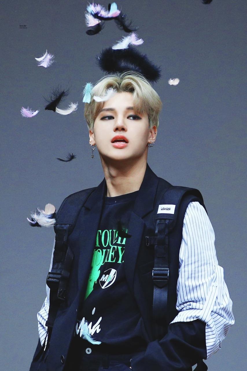 854x1280 Ateez Wooyoung Wallpaper