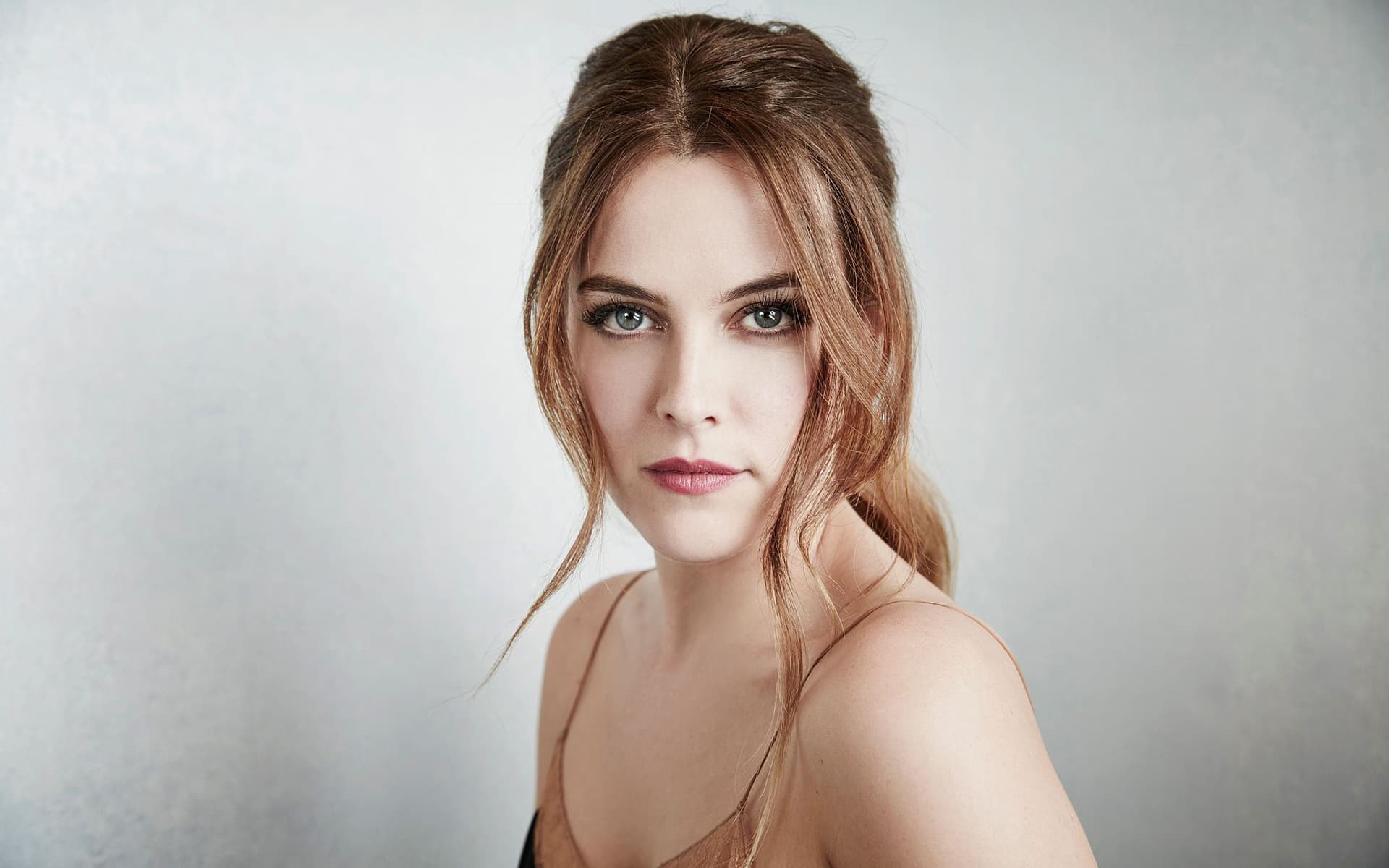 1920x1200 Riley Keough Wallpaper 55778 1920x1200px