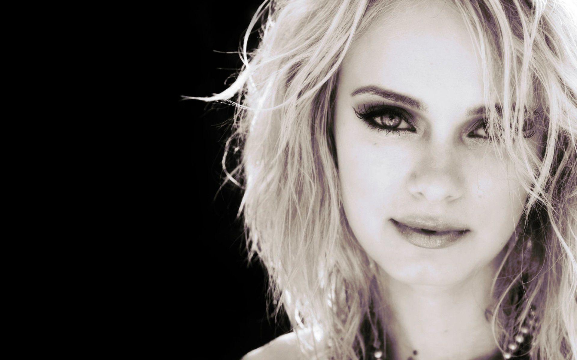 1920x1200 Sara Paxton