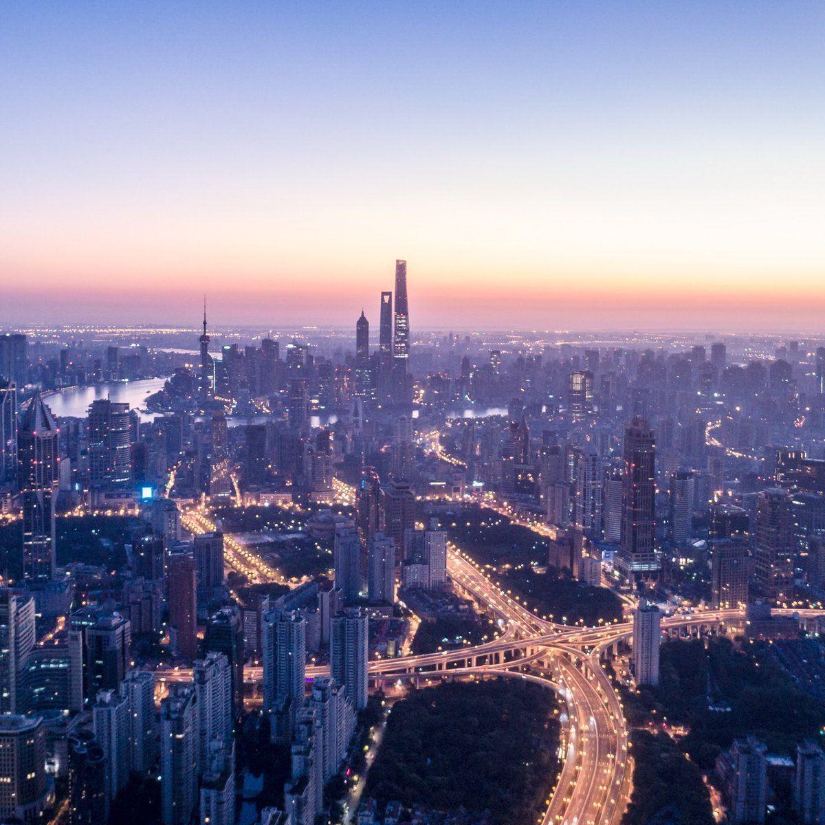 1200x1200 everpix you like life in a big city? Evening in the city wallpaper from Everpix. #everpix #hdwallpaper #hdwallpaper #iphonex # wallpaper #wallpaper #iphonewallpaper #iphonewallpaper #iphonebackground #evening #eveningcity #bigcity