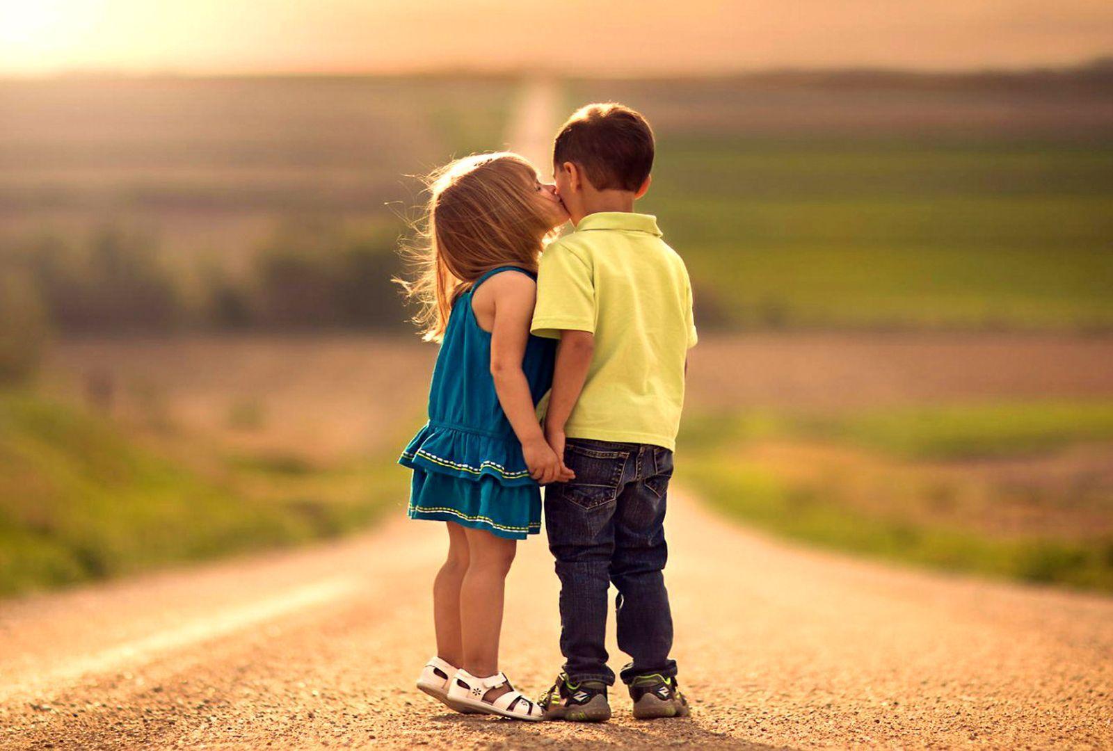 1600x1080 Love Couple HD Wallpaper