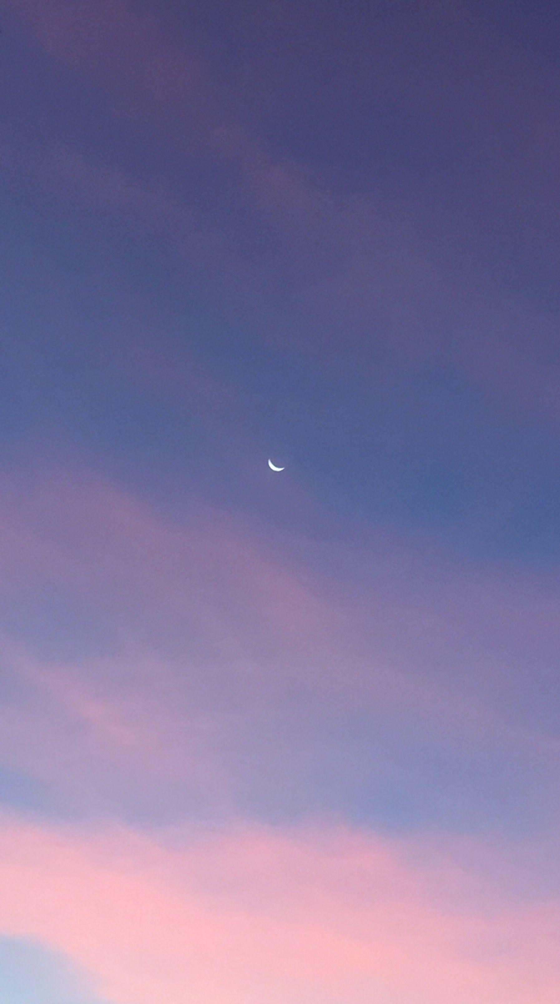 1795x3216 Một mặt trăng màu phấn.  Bầu trời Pastel, Hoàng hôn Pastel, Hình nền Pastel