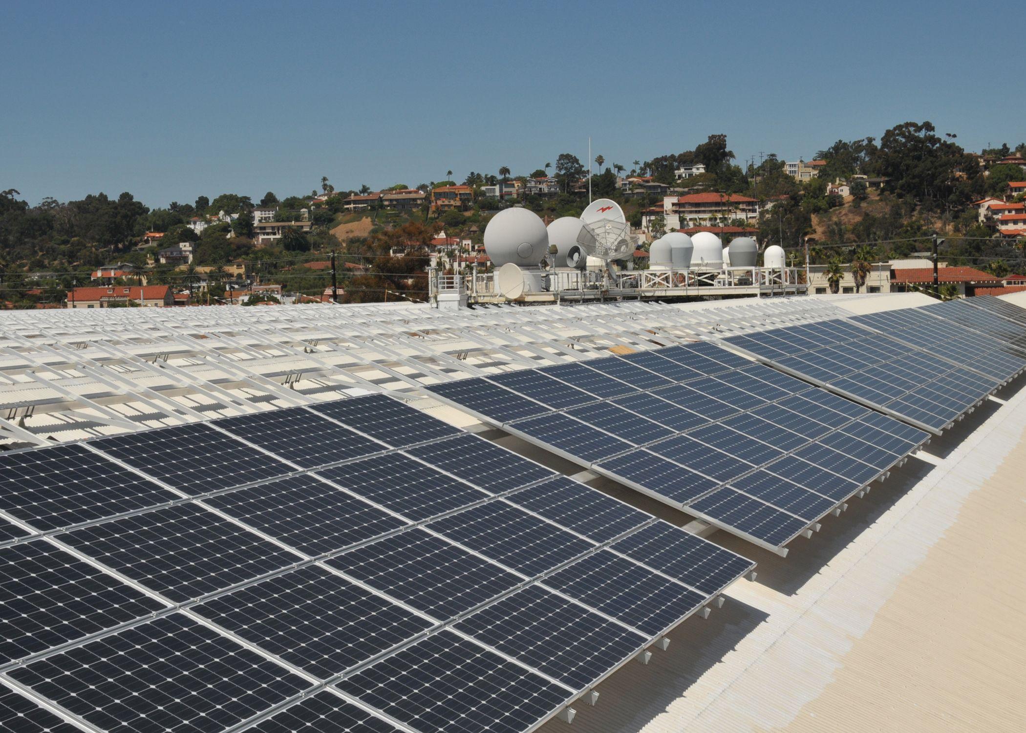 2100x1500 US Navy 110803 N UN340 067 A View Of Solar Panels Recently Installed On The Roof Of Space And Naval Warfare Systems Command Headquarters, Old
