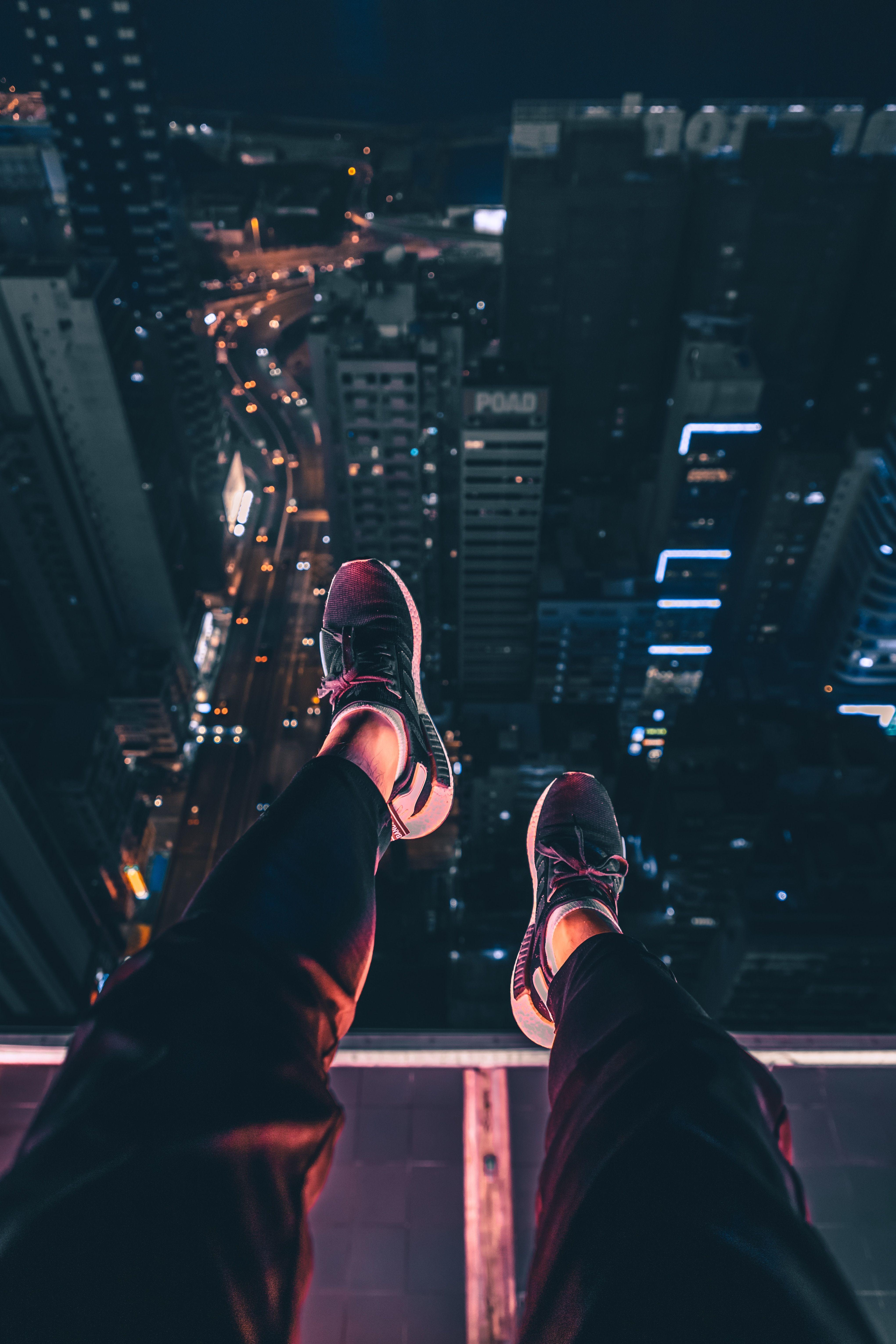 4082x6123 Hong Kong, person sits at the edge of building, Canon, Canon EOS 6D Mark II, #EAD7DE. iPhone wallpaper travel, Girl iphone wallpaper, Anime scenery wallpaper