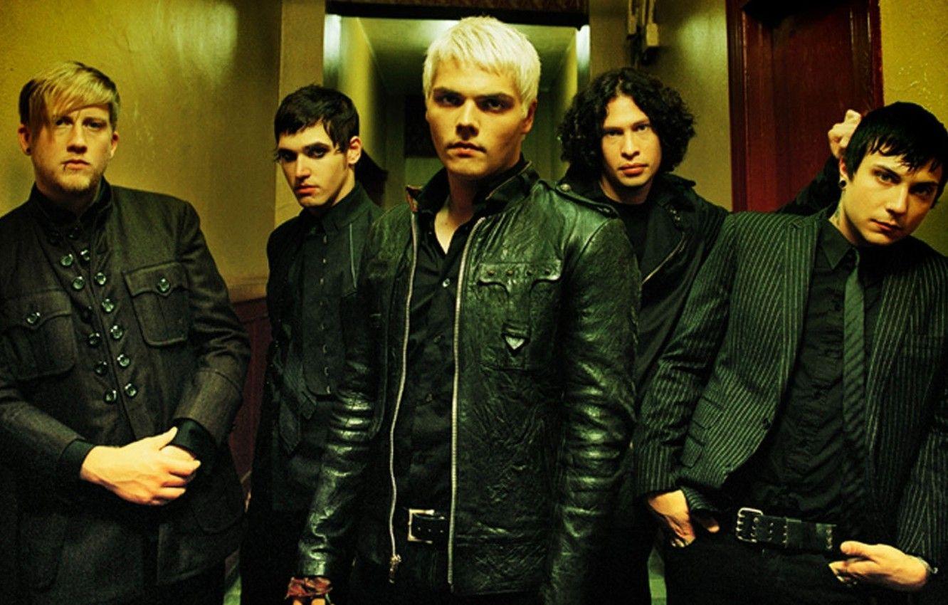 1332x850 Wallpaper gerard way, mikey way, my chemical romance, frank iero, ray toro, bob bryar, the black parade image for desktop, section музыка