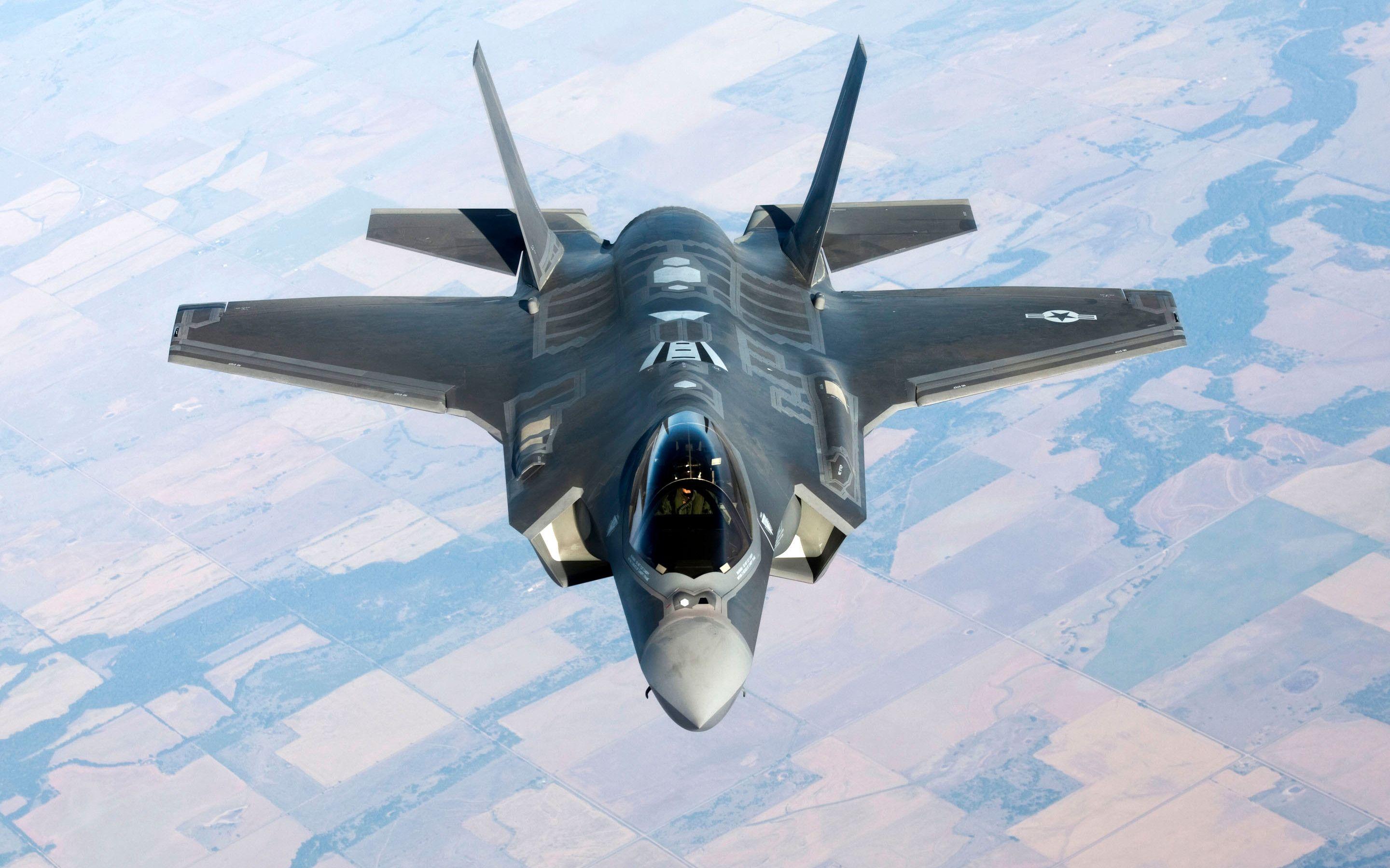 2880x1800 F 35 Fighter Jet Wallpaper