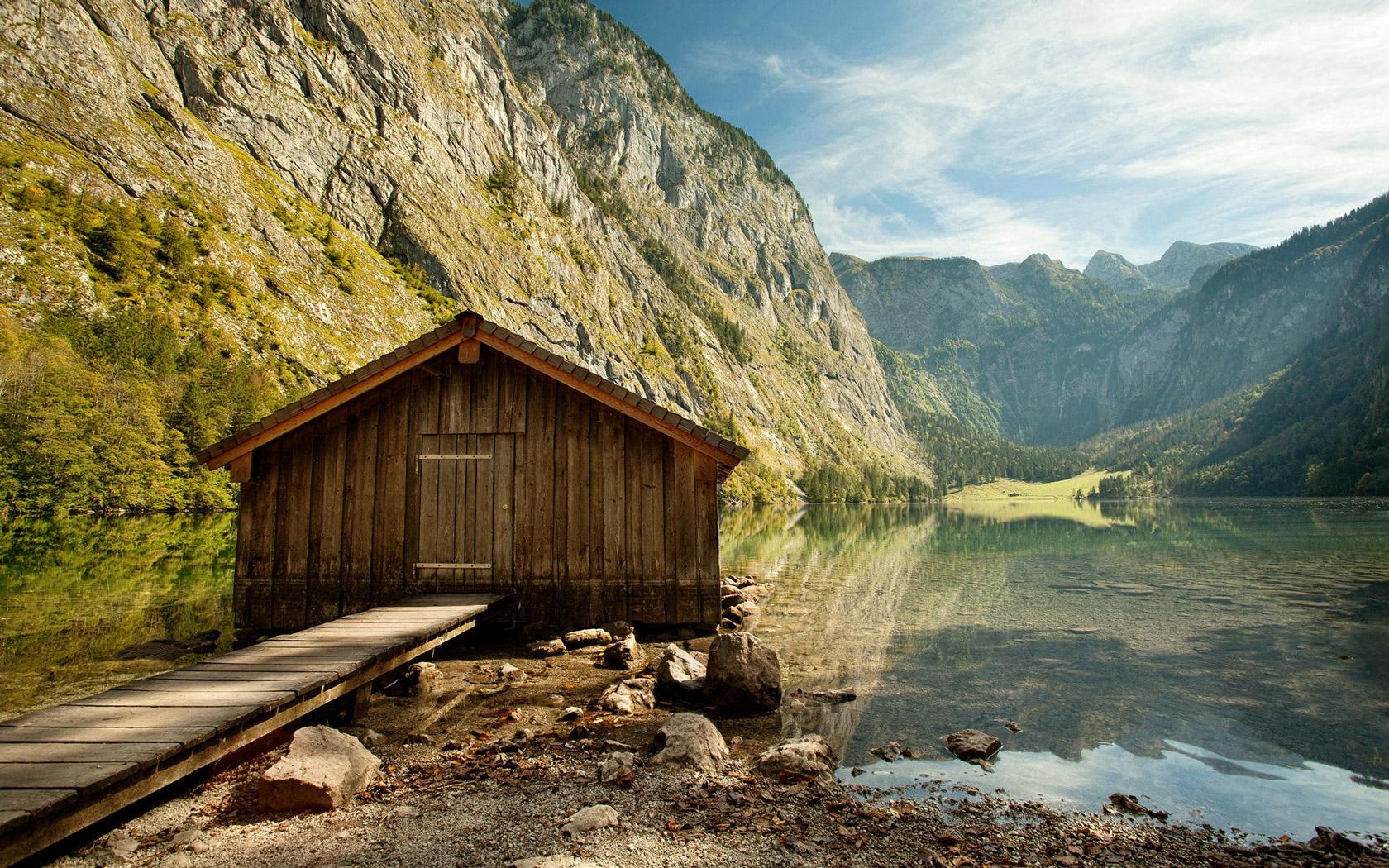 1680x1050 Free Old Lake House computer desktop wallpaper