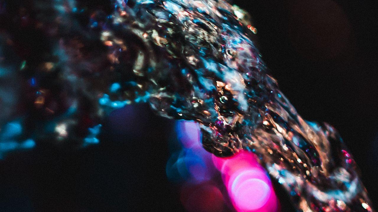 1280x720 Wallpaper lights water stream gleam bokeh