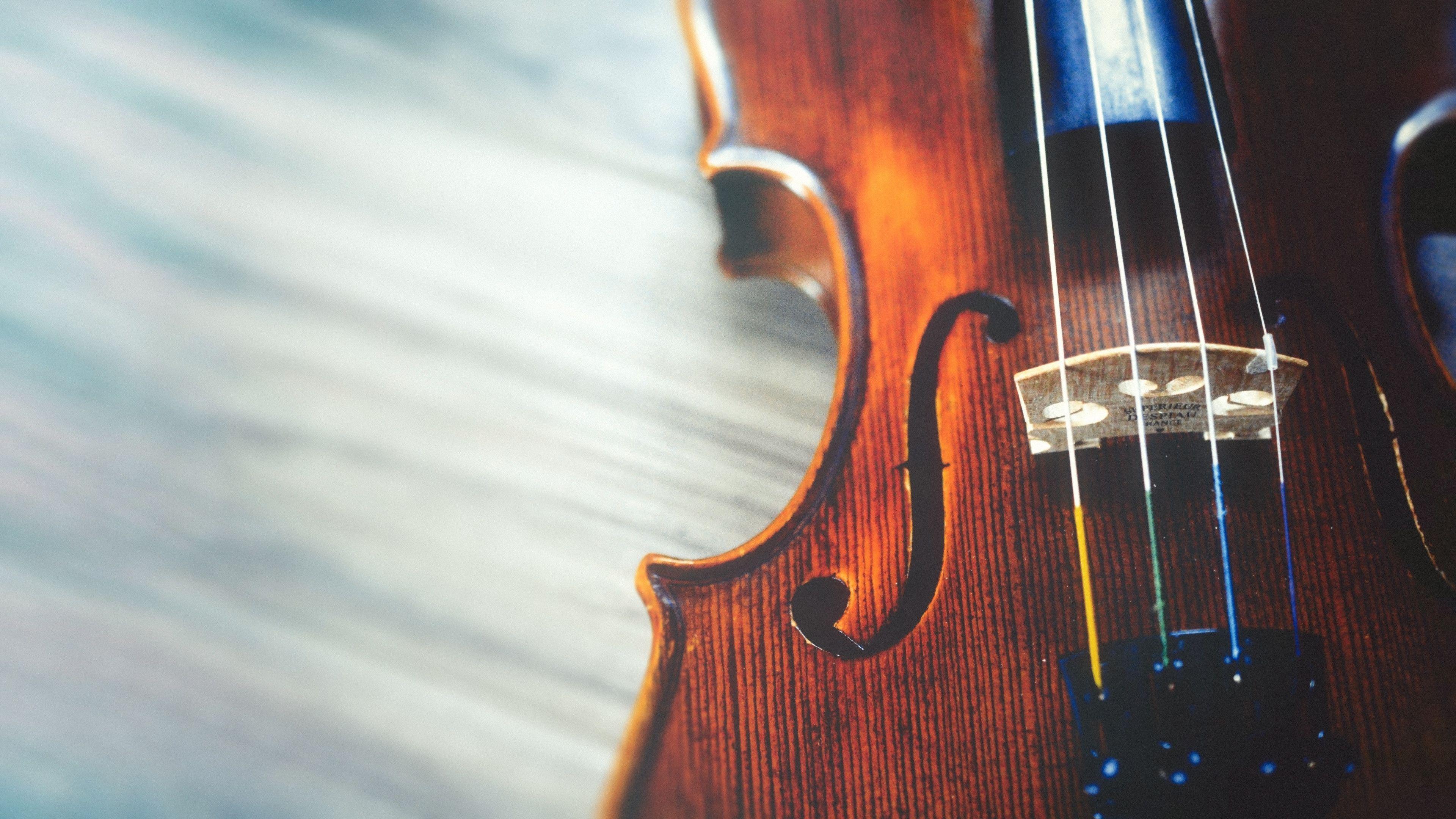 3840x2160 Violin Wallpaper background picture