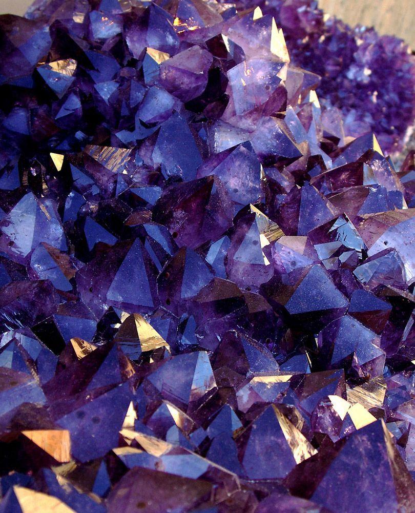 810x1001 Blue Purple Red: Amethyst Crystals // blue crystal mineral crystals rock gem macro amethyst specimen red pu. Halaman mewarnai, Wallpaper iphone, Fotografi pantai