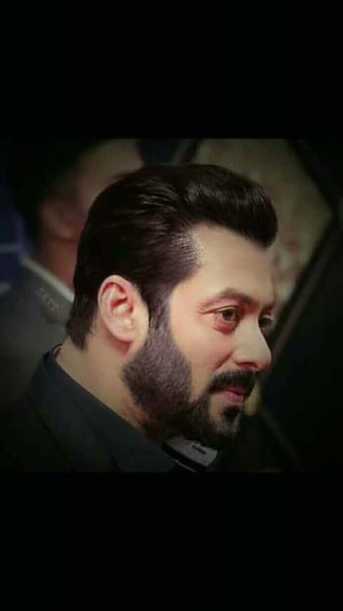 692x1230 Follow me Afsha03 for more pics. Salman khan photo, Salman khan wallpaper, Sultan salman khan