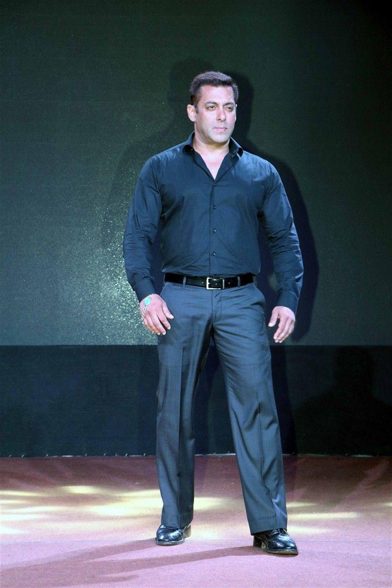 800x1200 Salman Khan, Anushka Sharma at SULTAN Launch, Image, Gallery