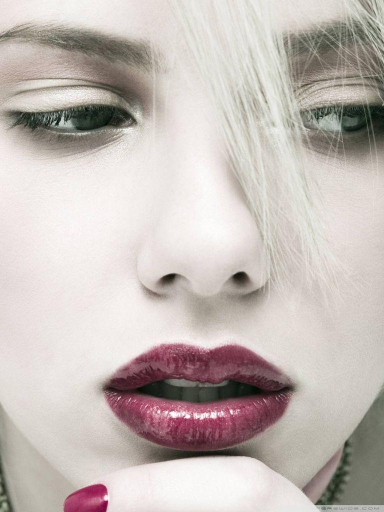 768x1024 Scarlett Johansson HD Wallpaper Mobile