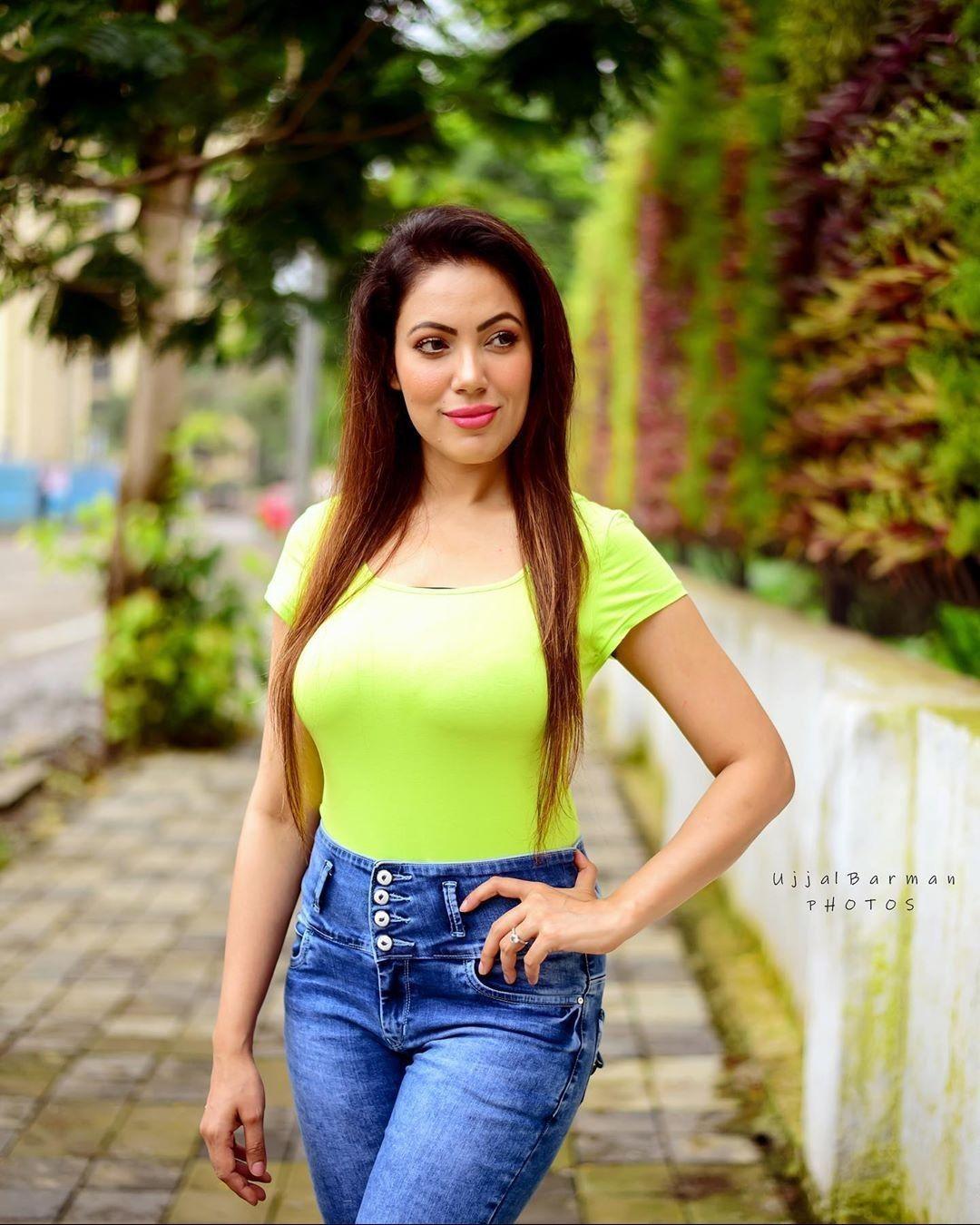 1080x1350 Munmun Dutta Wallpaper
