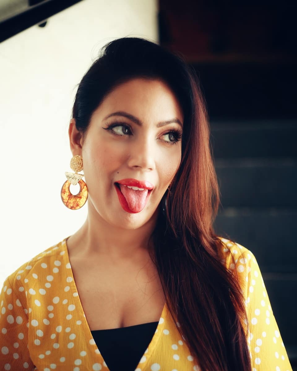 960x1200 Munmun Dutta Wallpaper