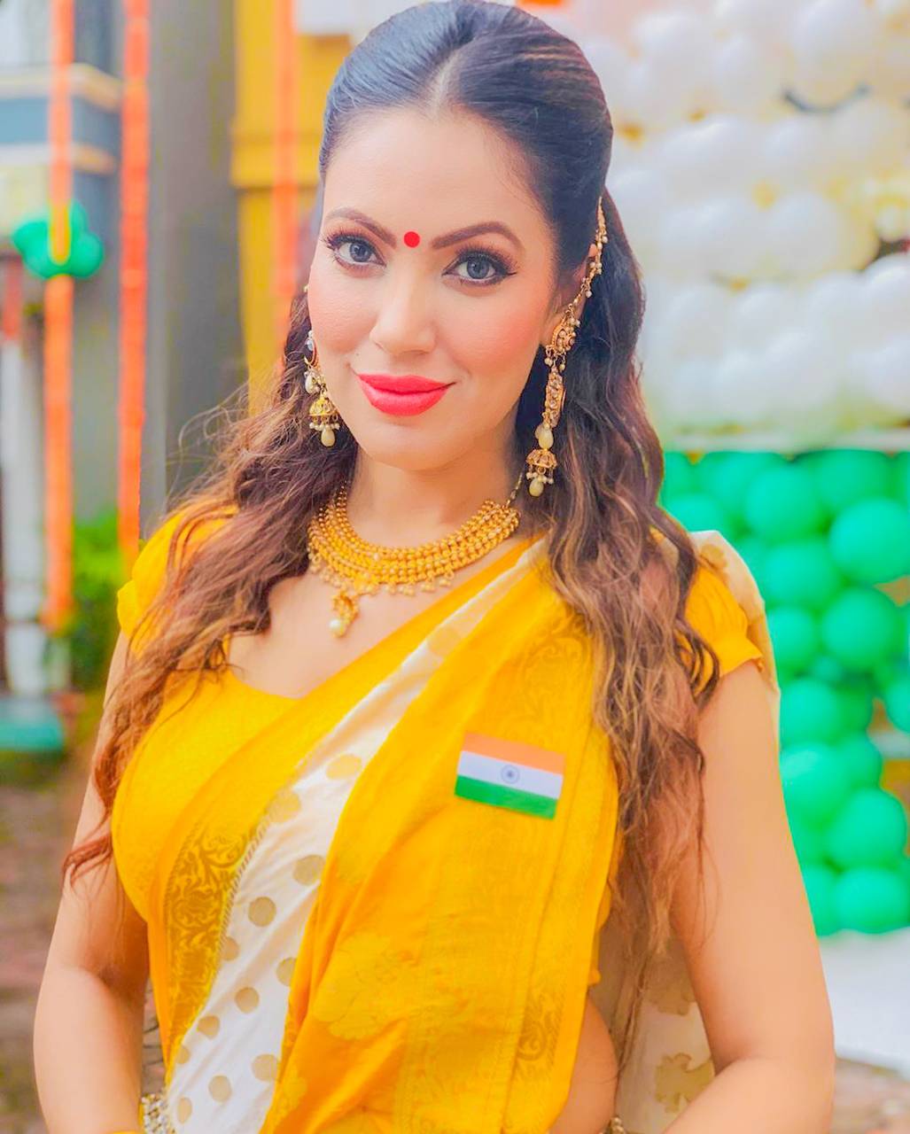1027x1280 Munmun dutta wallpaper
