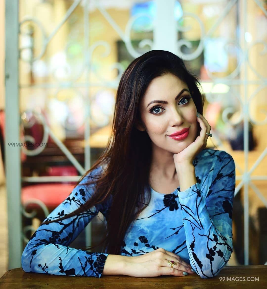 1080x1166 Munmun Dutta Photo