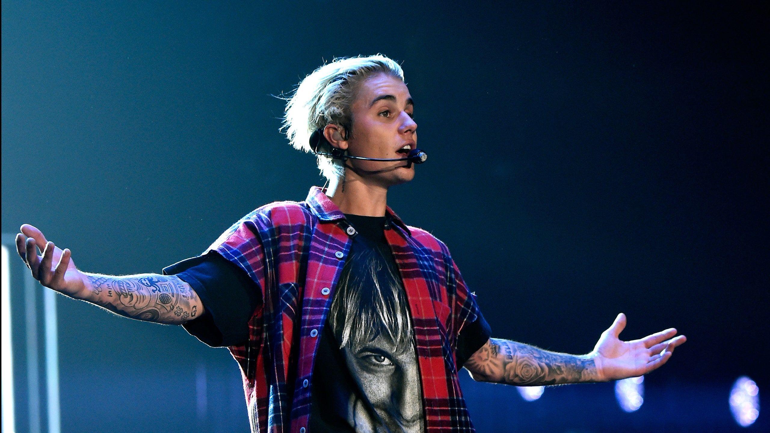 2560x1440 Justin Bieber's Purpose Tour Style Has Hit Next Level Status