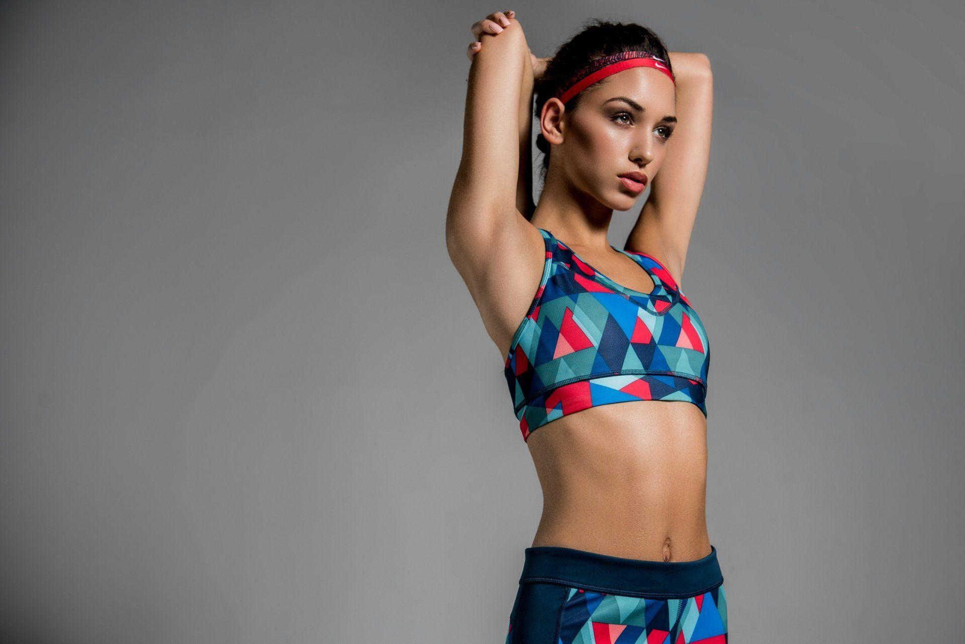 1920x1282 Beautiful Girls Fitness Workout Photo Background Free