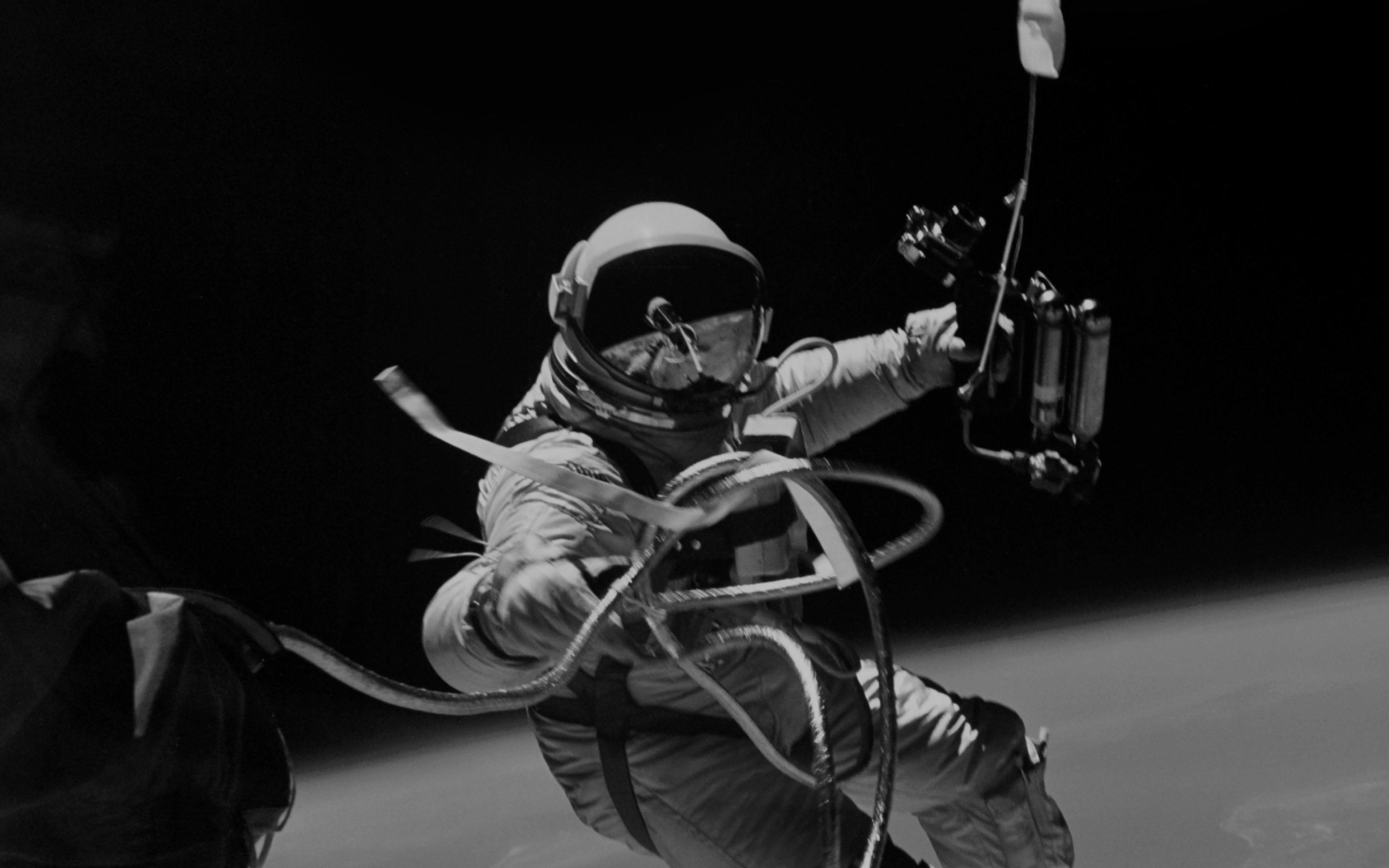 Black and White Astronaut Wallpapers Top Free Black and White Astronaut Backgrounds