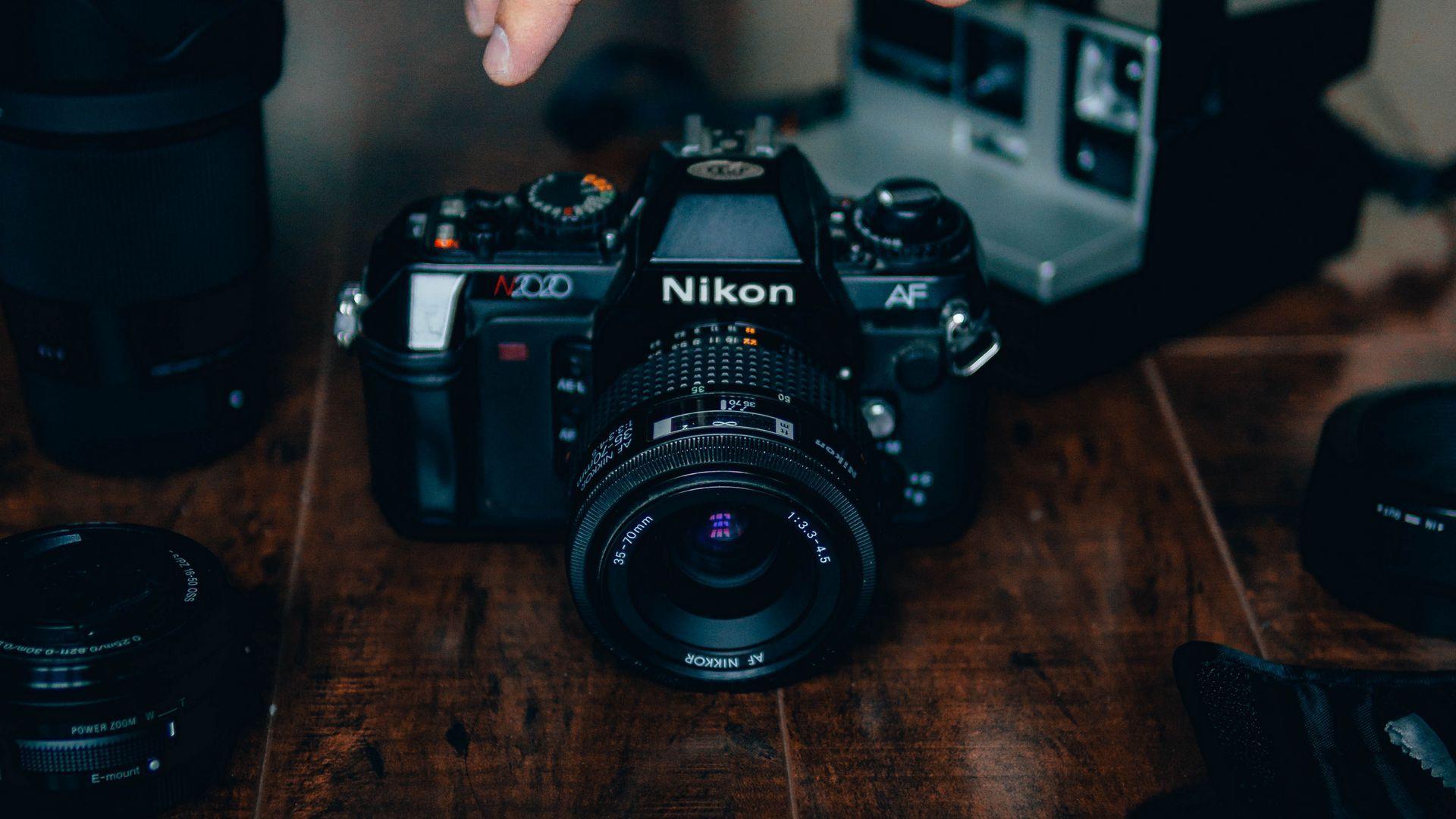 1920x1080 Nikon Camera, Technique, Hand Wallpaper Download (2)