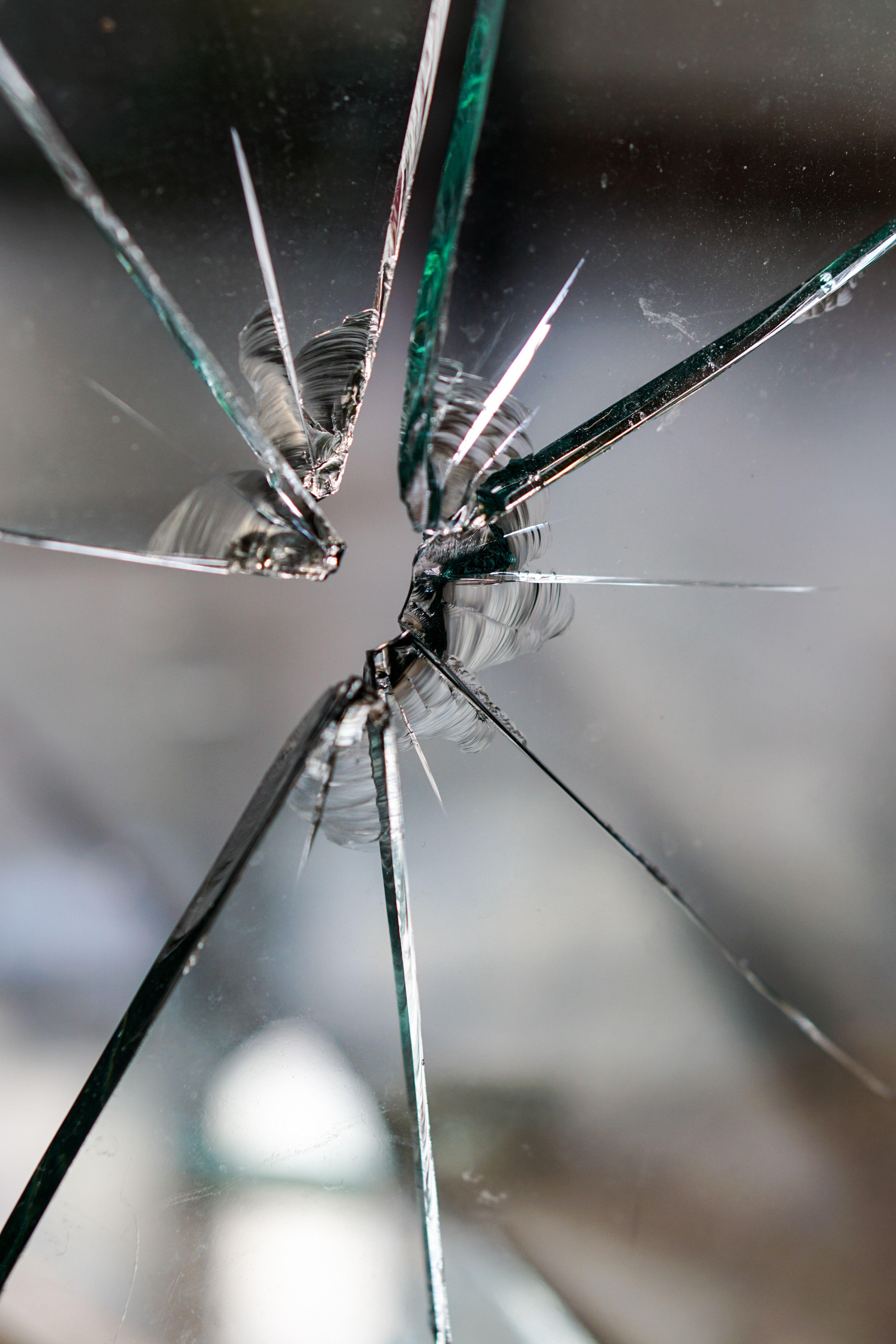 4000x6000 clear broken glass free image