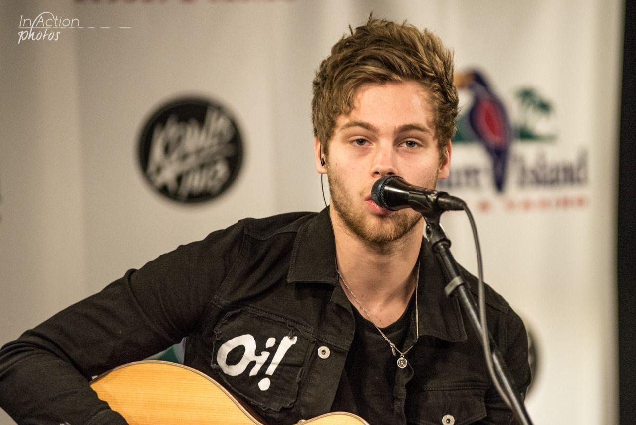 1280x855 Luke Hemmings Wallpaper