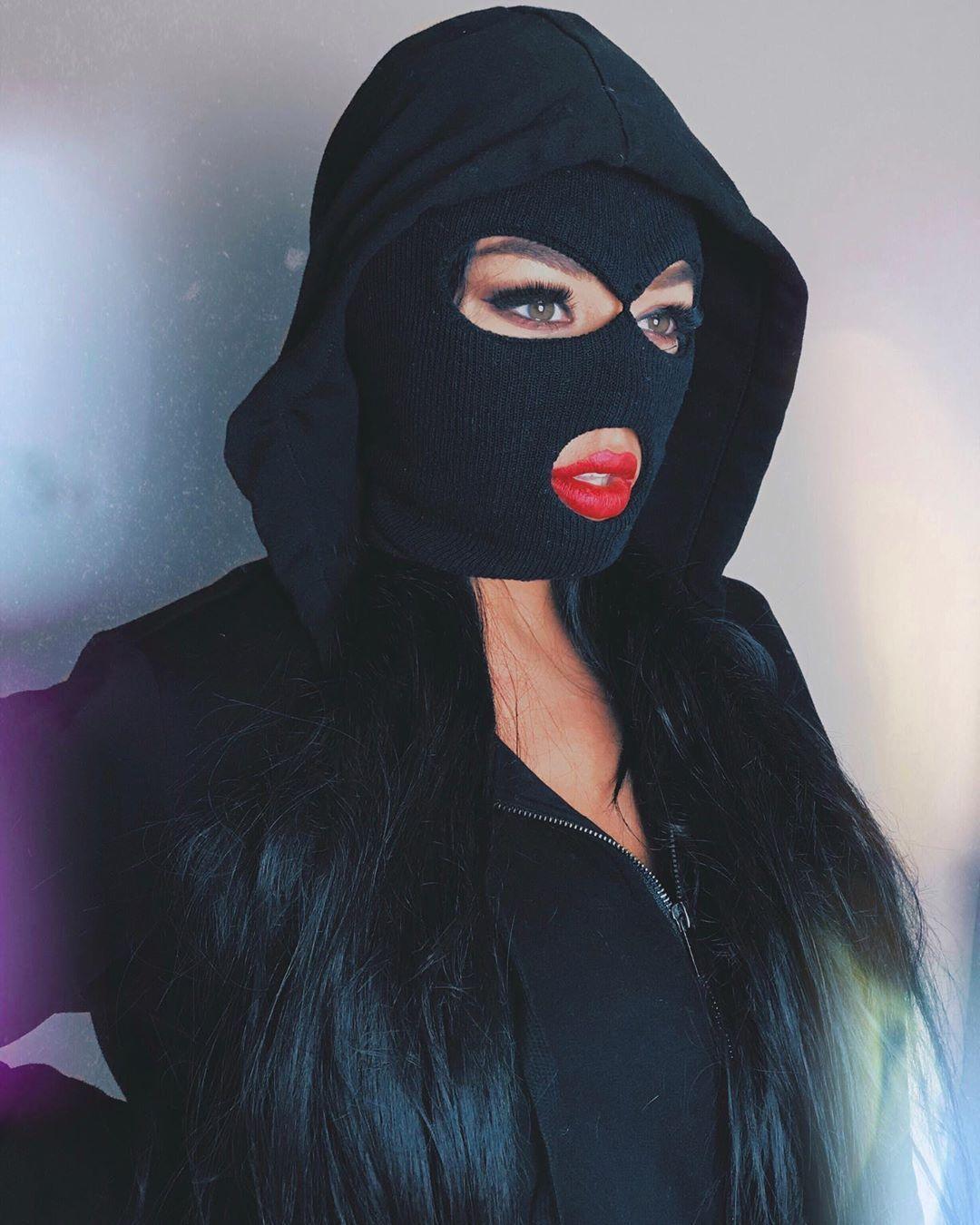 1080x1350 Gangster Girl Aesthetic Wallpaper .