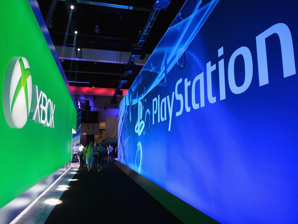 1024x768 PlayStation and Xbox Wallpaper
