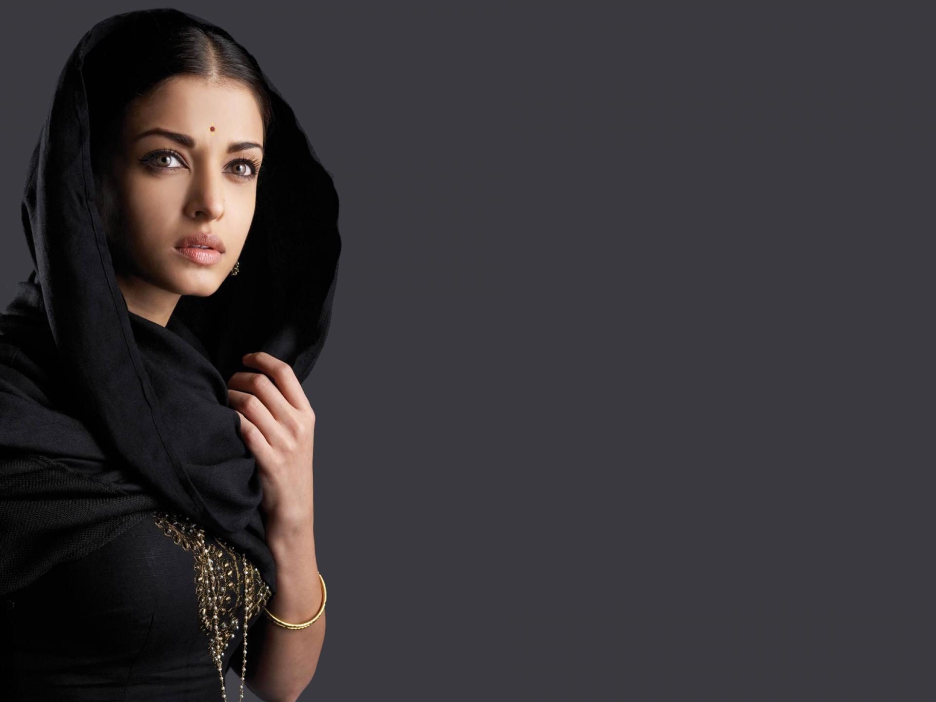 1920x1440 Aishwarya Rai Face of an Angel