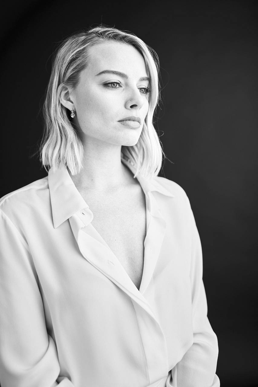853x1280 Margot Robbie wallpaper