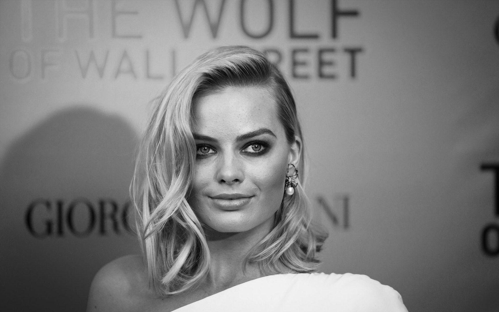 1728x1080 Margot Robbie Wallpaper