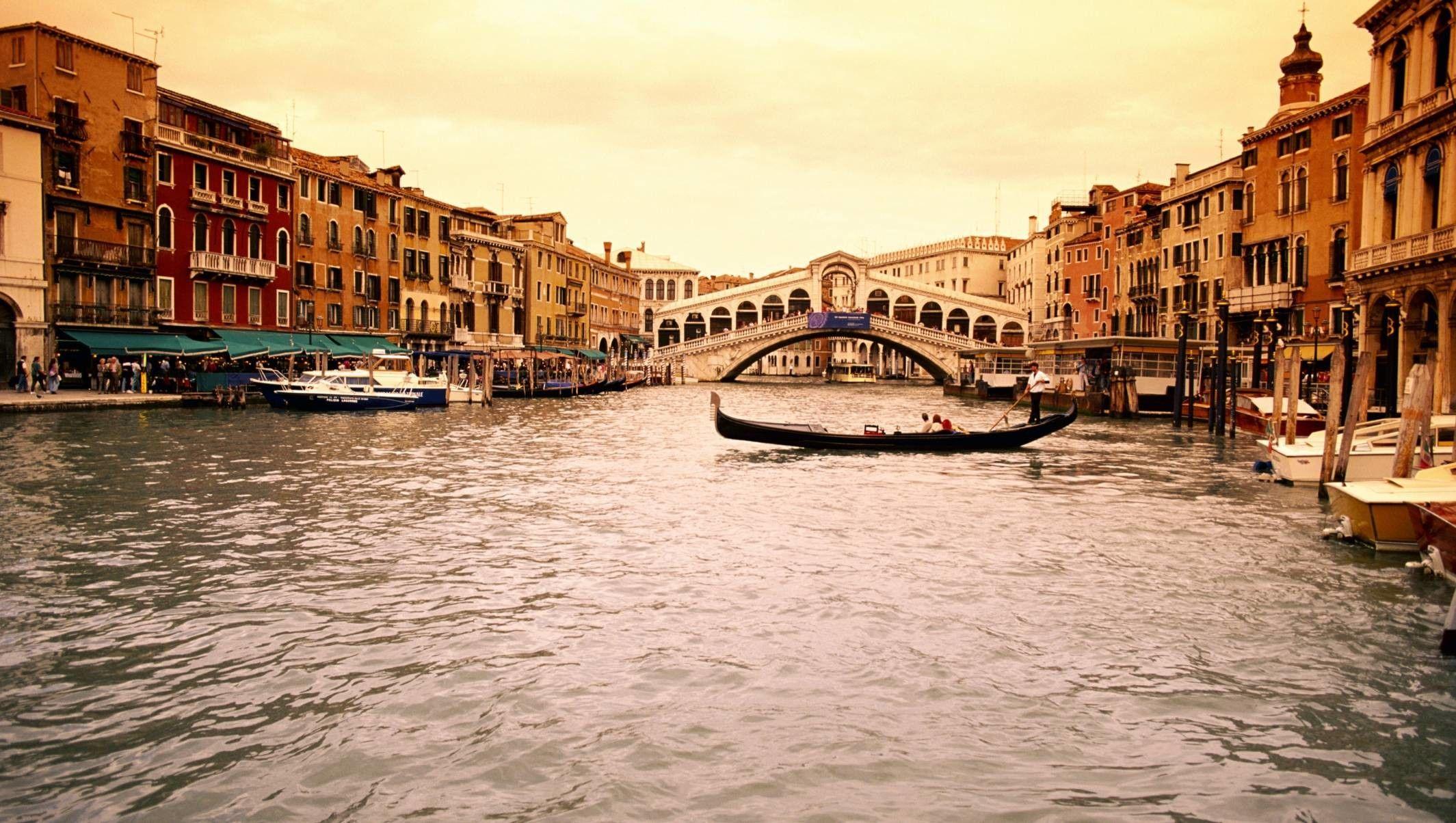 2129x1204 Venice Gondola Wallpaper Data Src