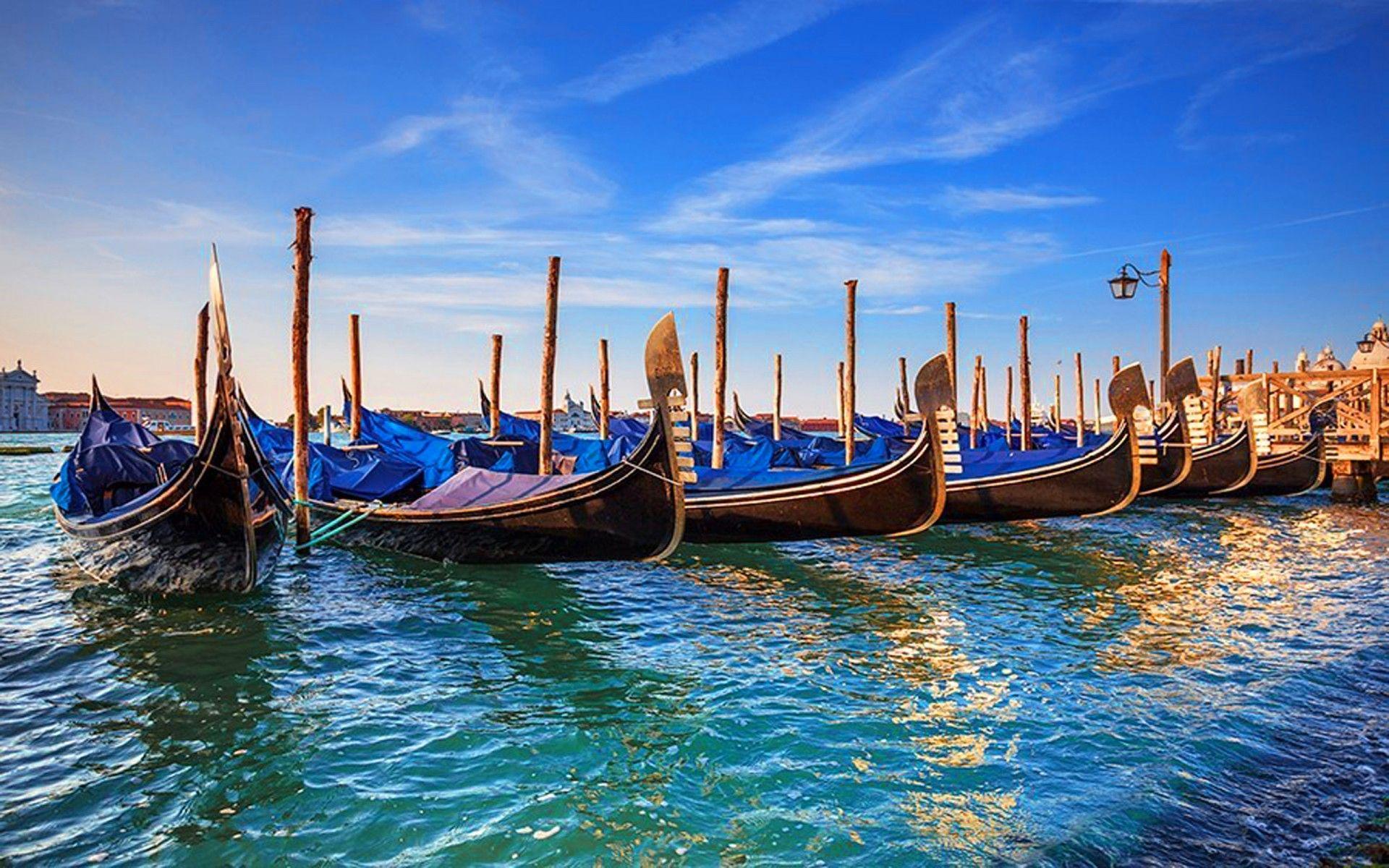 1920x1200 Venice Gondola