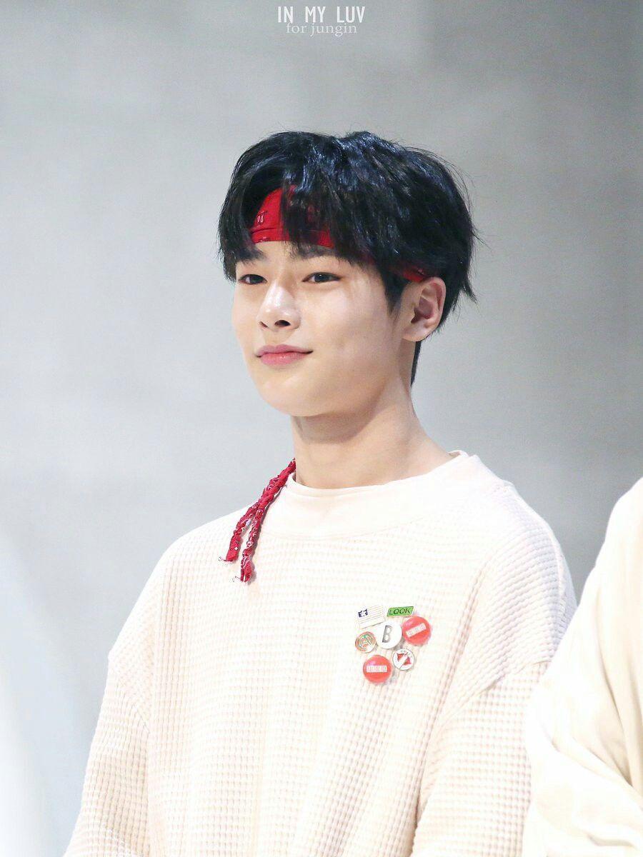 900x1200 Yang Jeongin Wallpaper