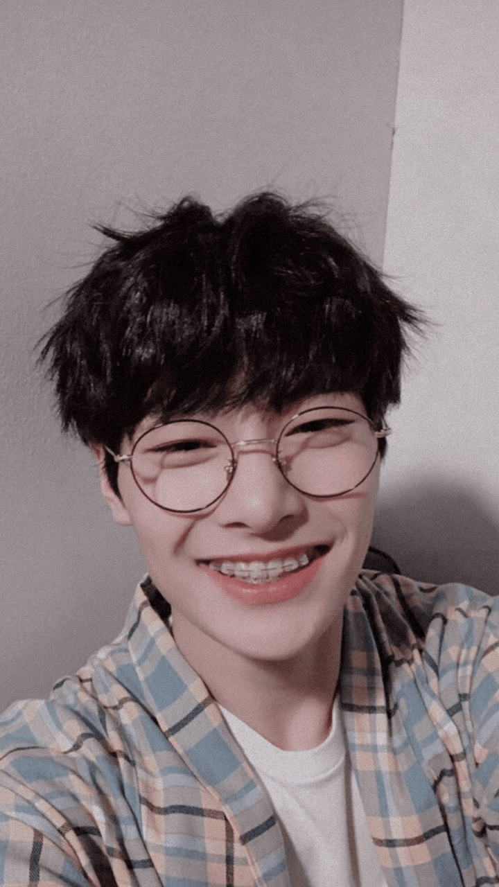 720x1280 stray kids wallpaper