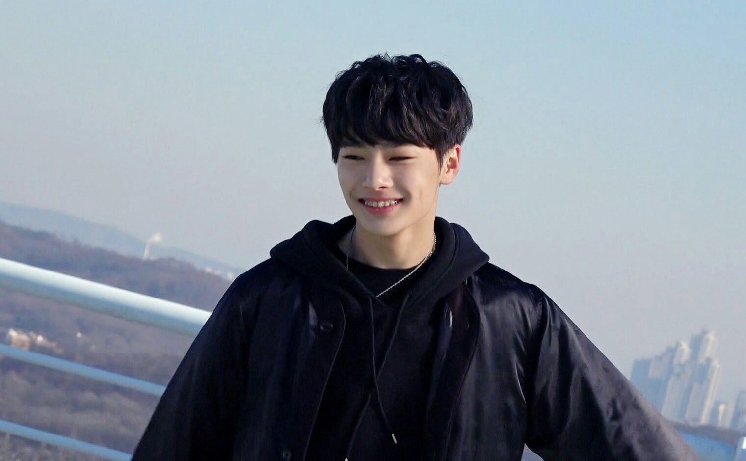 1520x939 Jeongin Stray Kids Desktop Wallpaper