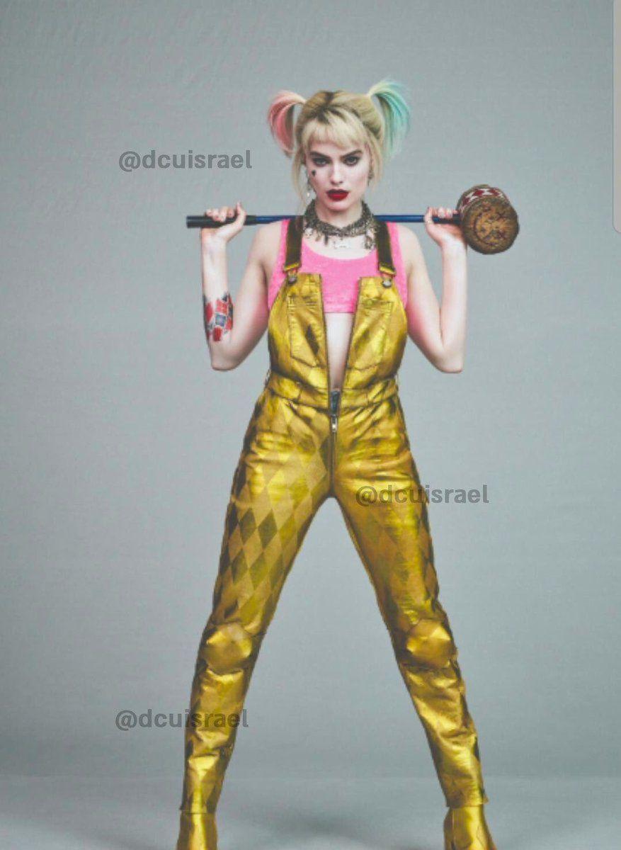 877x1200 Birds Of Prey Said To Have Potentially Damaging LGBT Representation