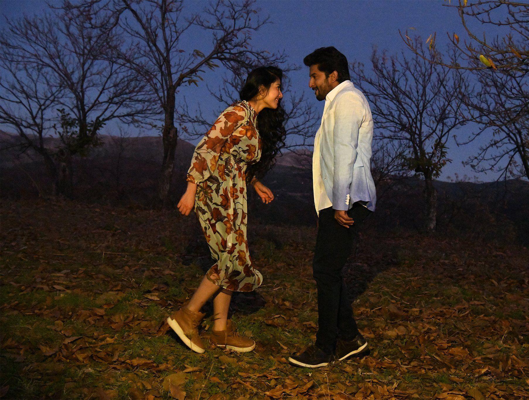 1806x1365 MCA Middle Class Abbayi Movie HD Photo Stills. Nani, Sai Pallavi Image, GalleryCineFrames
