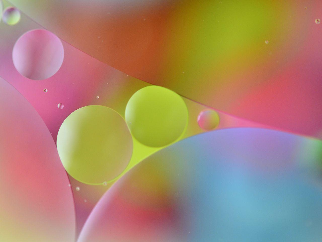 1280x960 Download wallpaper 1280x960 color, oil, water, multicolored, air, following standard 4:3 HD background