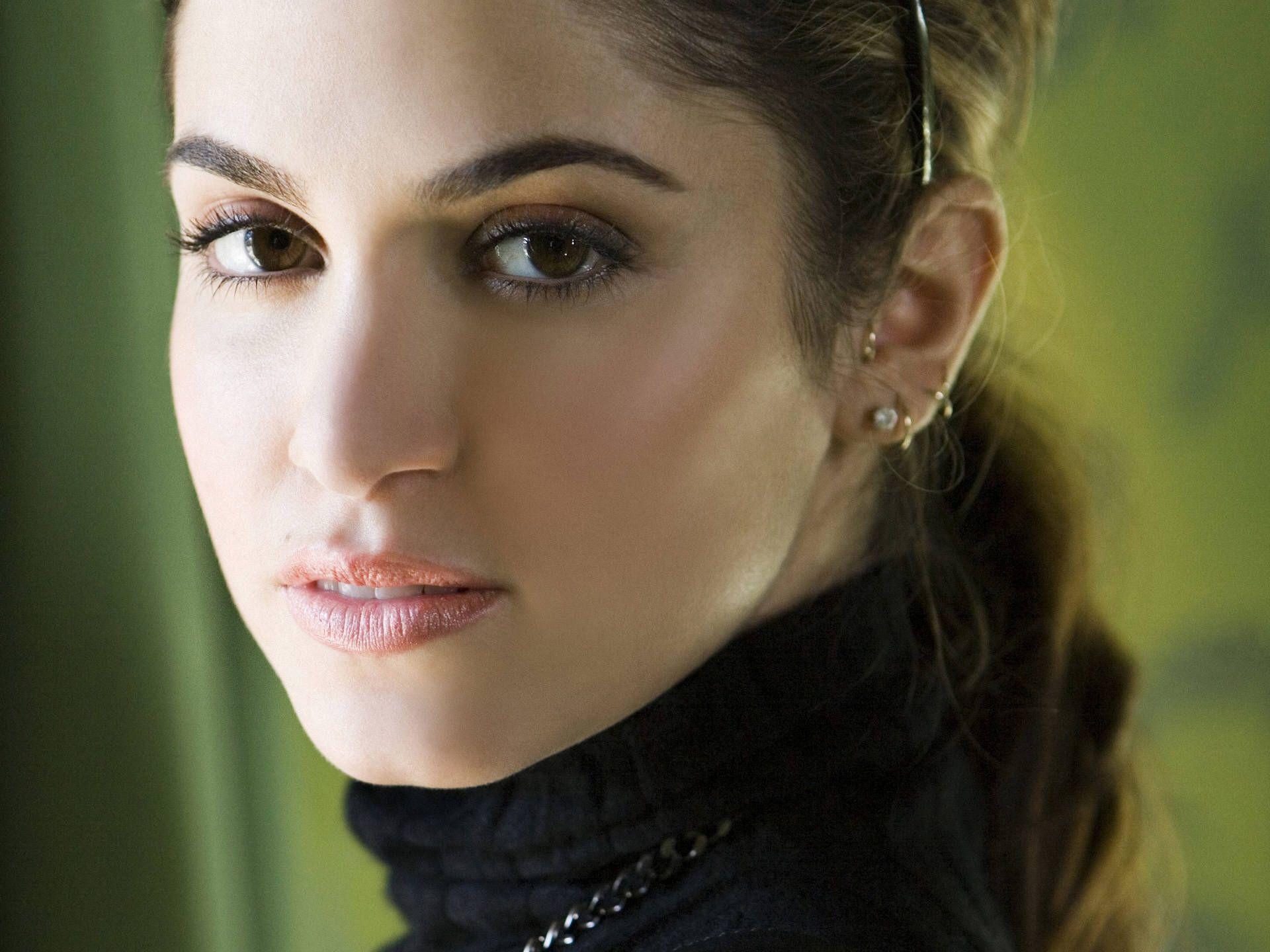 1920x1440 HD Nikki Reed Wallpaper