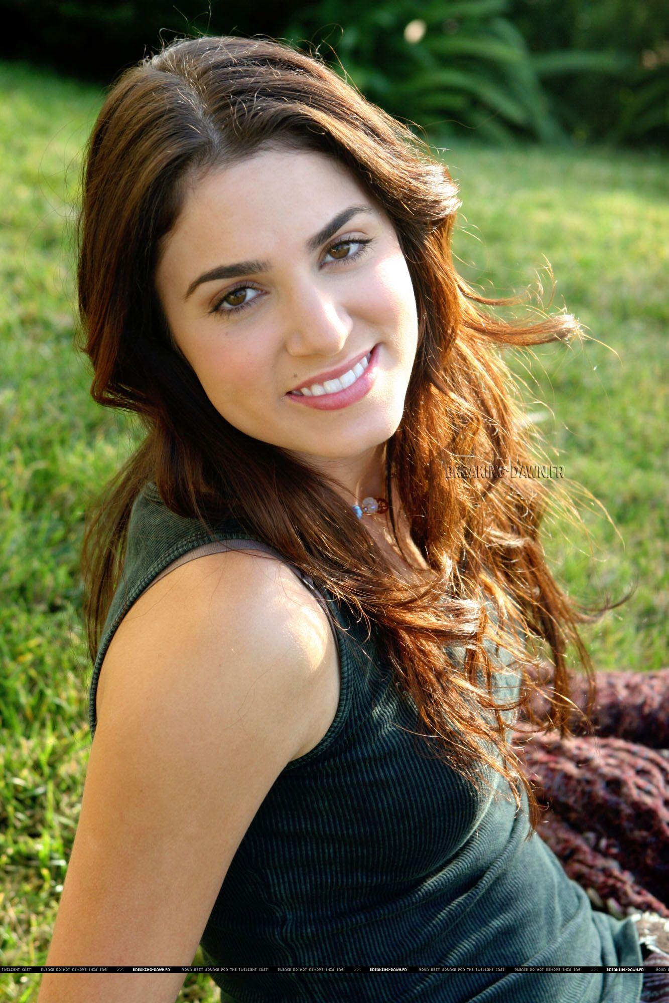 1333x2000 nikki reed, agosto 20 Crepúsculo Photo