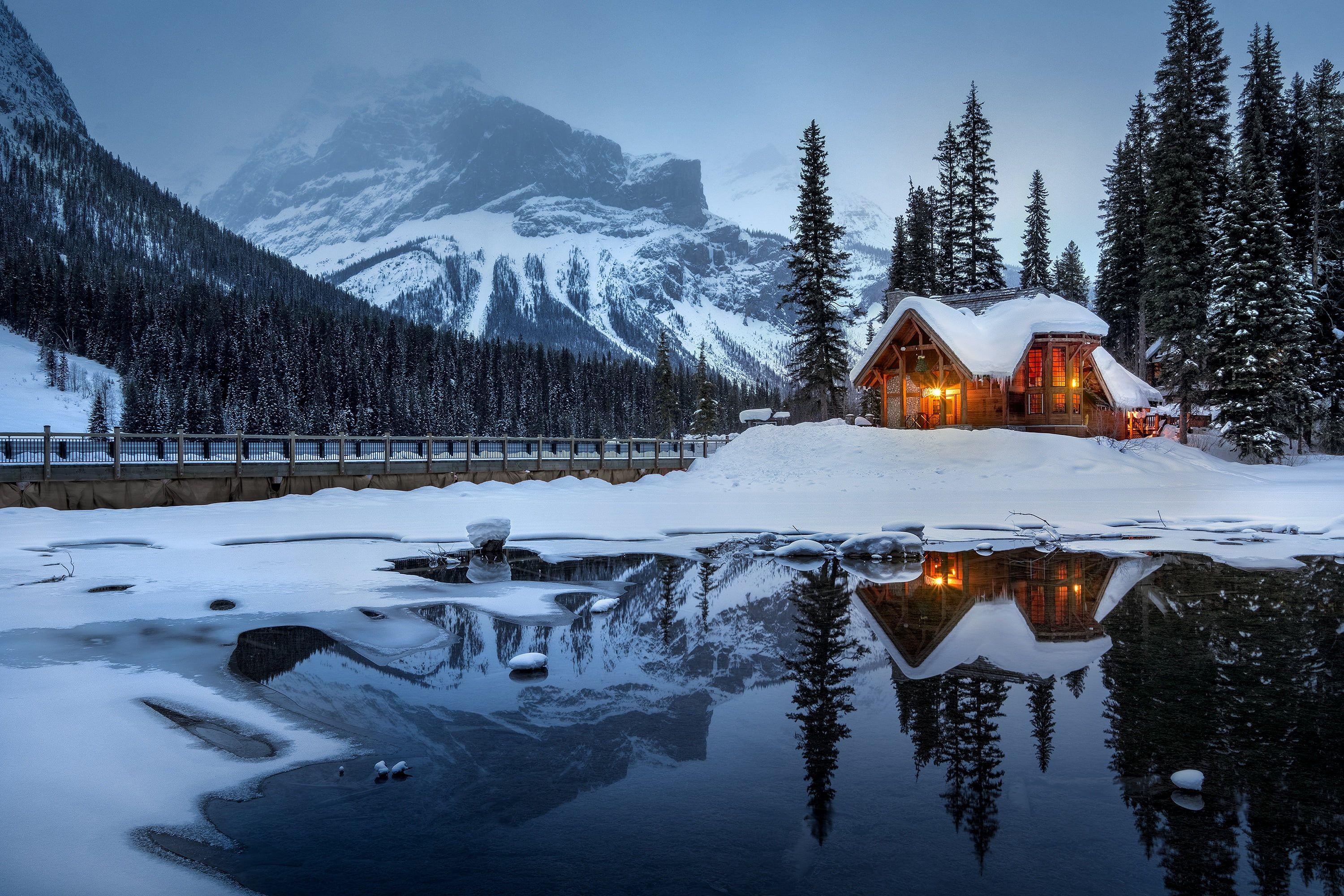 3000x2000 House In Snow Mountains