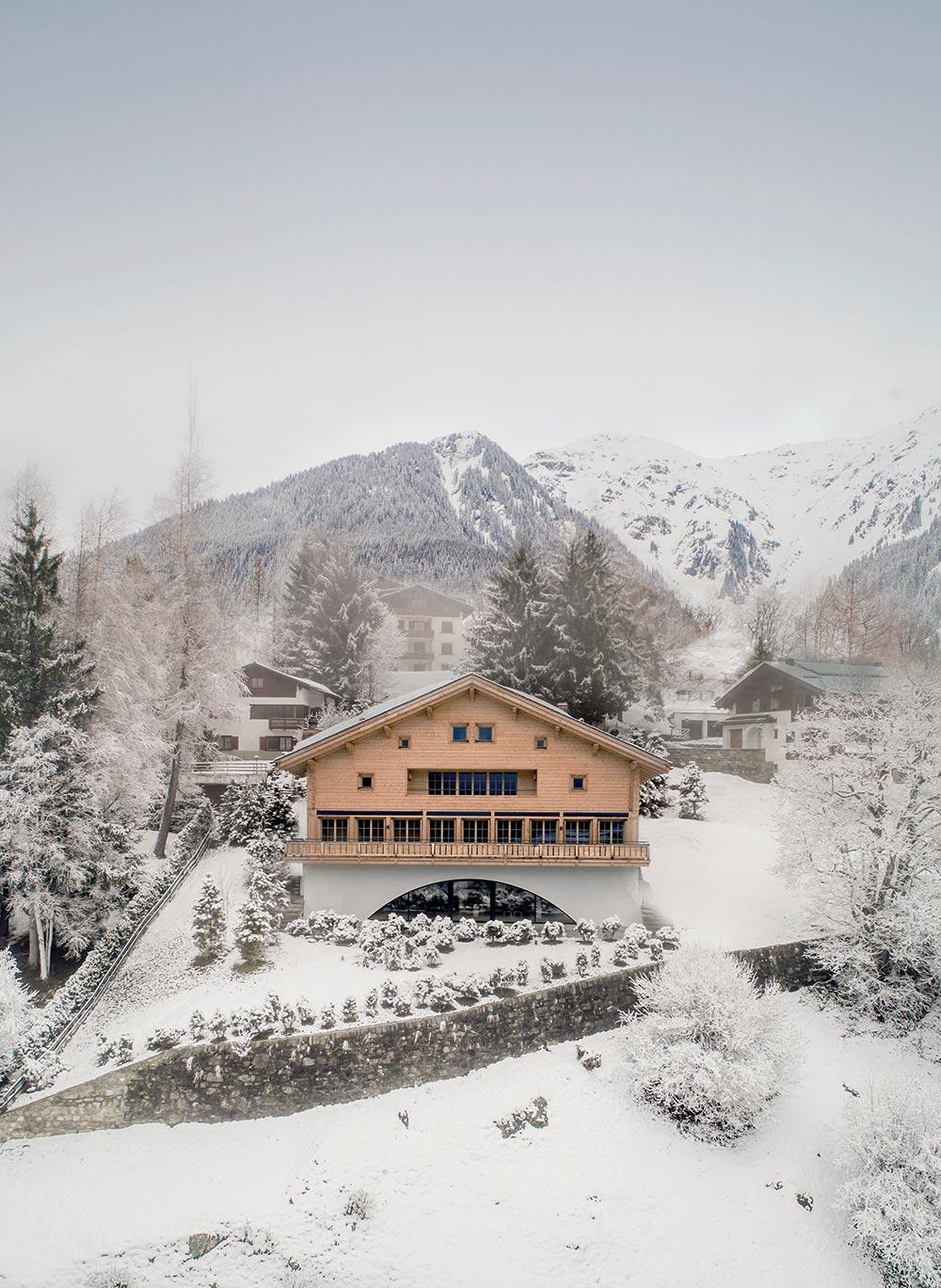 1000x1369 Property developer Mike Spink's Swiss chalet in Klosters. Wallpaper*