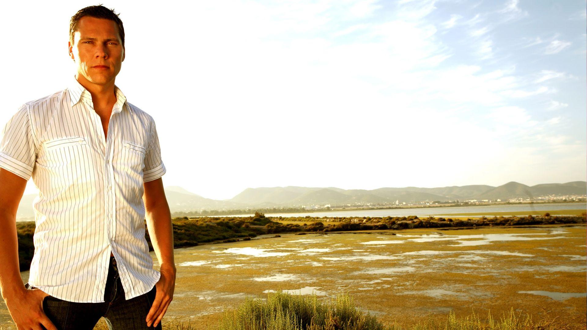1920x1080 DJ Tiesto Desktop Wallpaper 53382 1920x1080px
