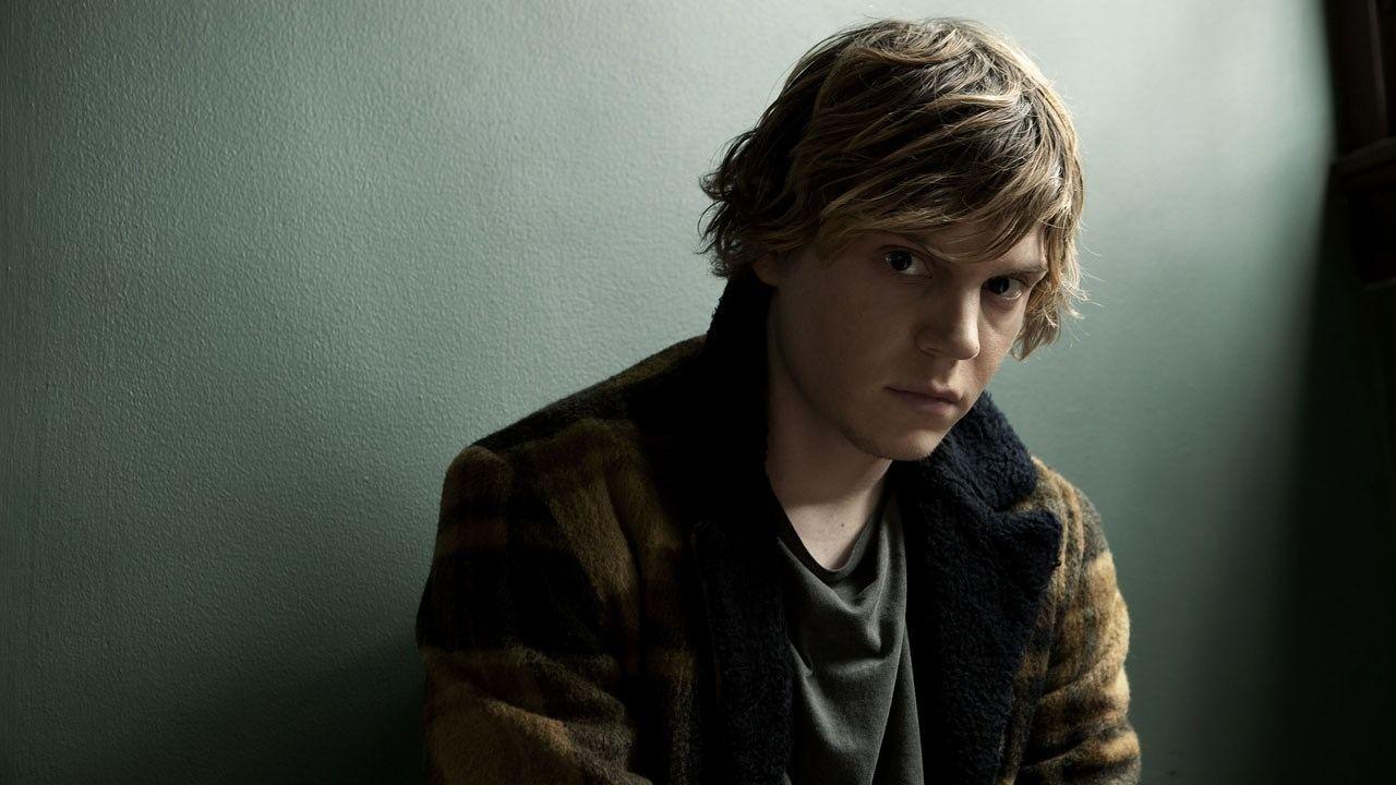1280x720 Set Photo Provide First Look at Evan Peters in New American Horror Story
