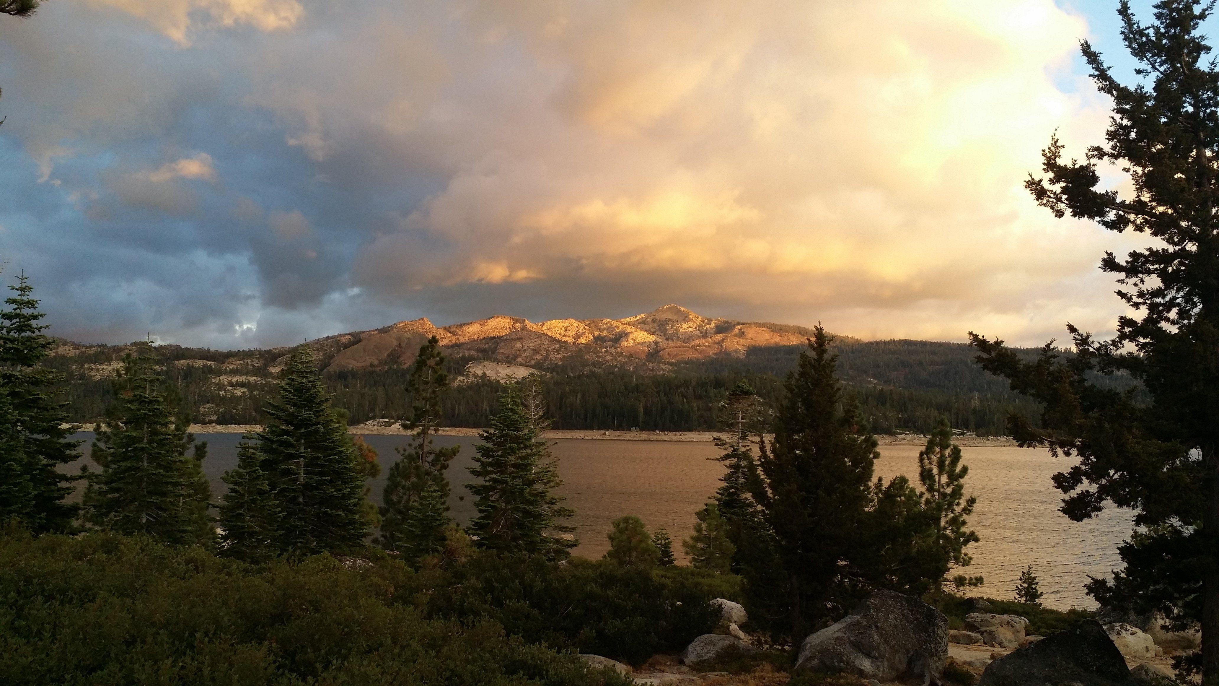 4128x2322 Loon Lake CA at Sunset 4K wallpaper