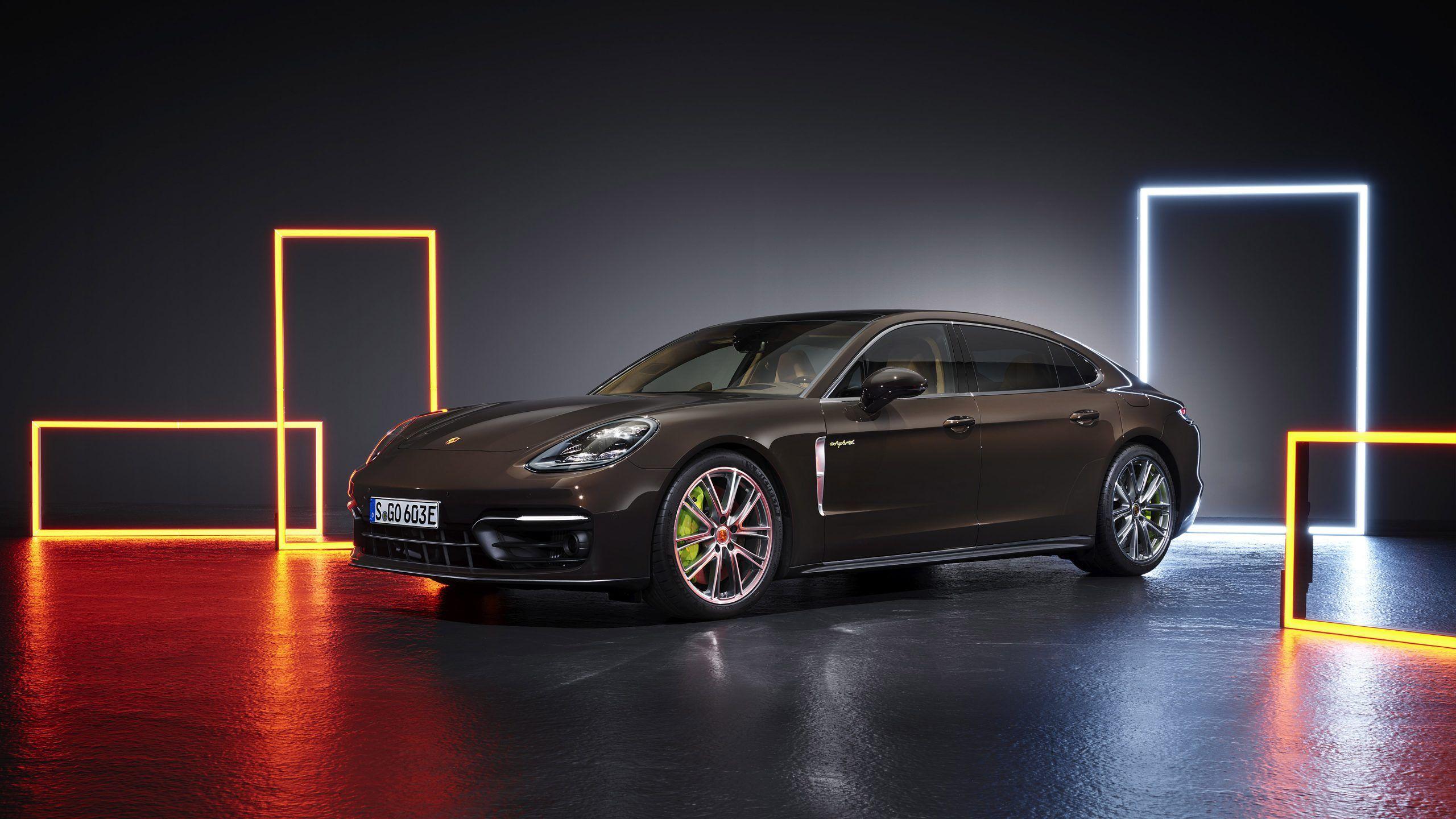 2560x1440 Porsche Panamera 4S E Hybrid Wallpaper