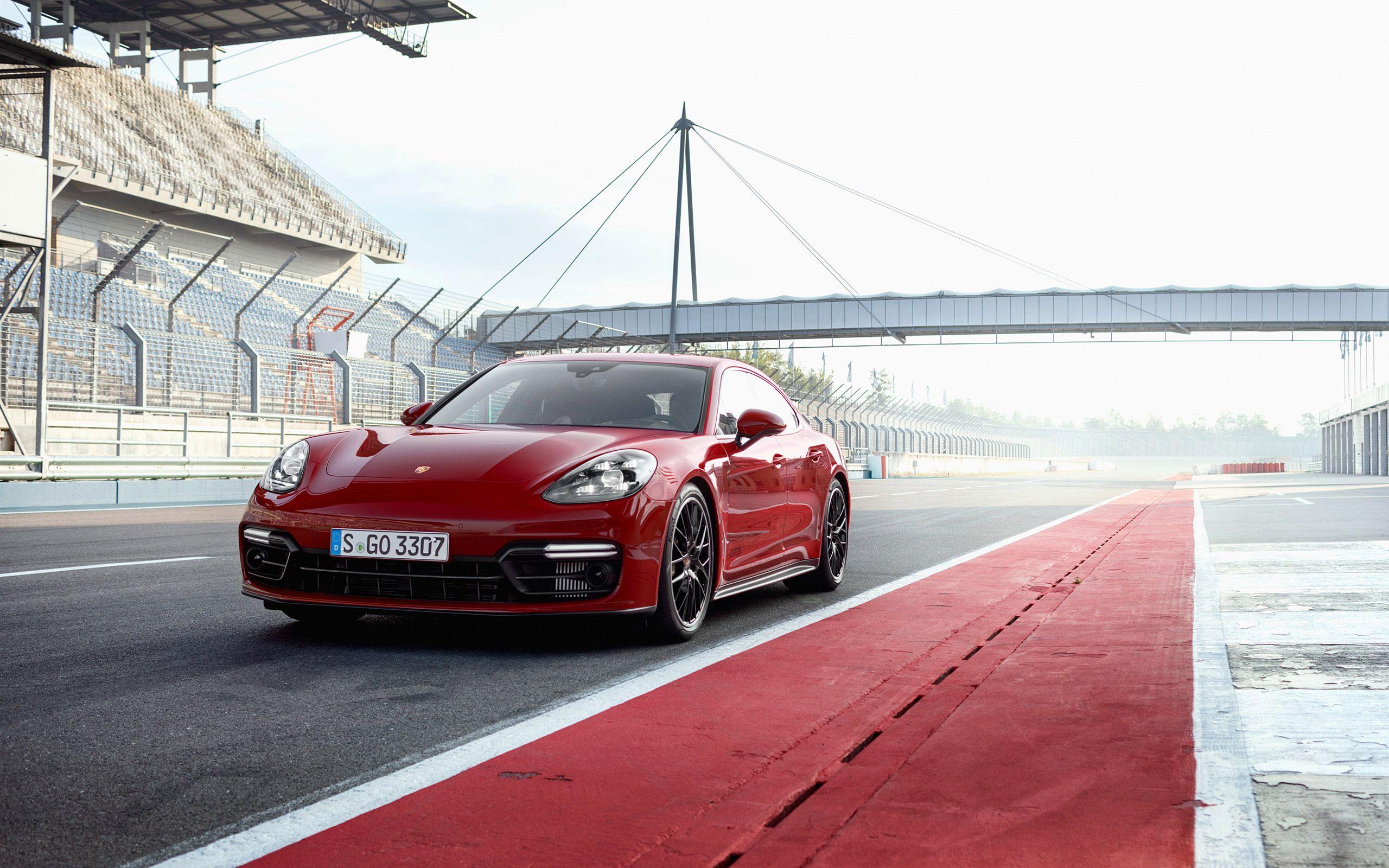 2560x1600 Porsche Panamera GTS Wallpaper (HD Image)